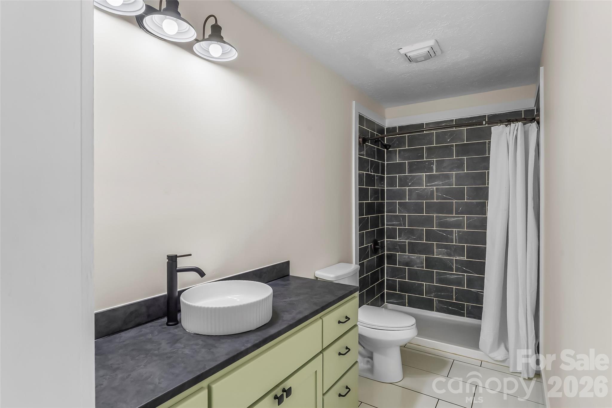 825 S Creek Road Property Photo 27