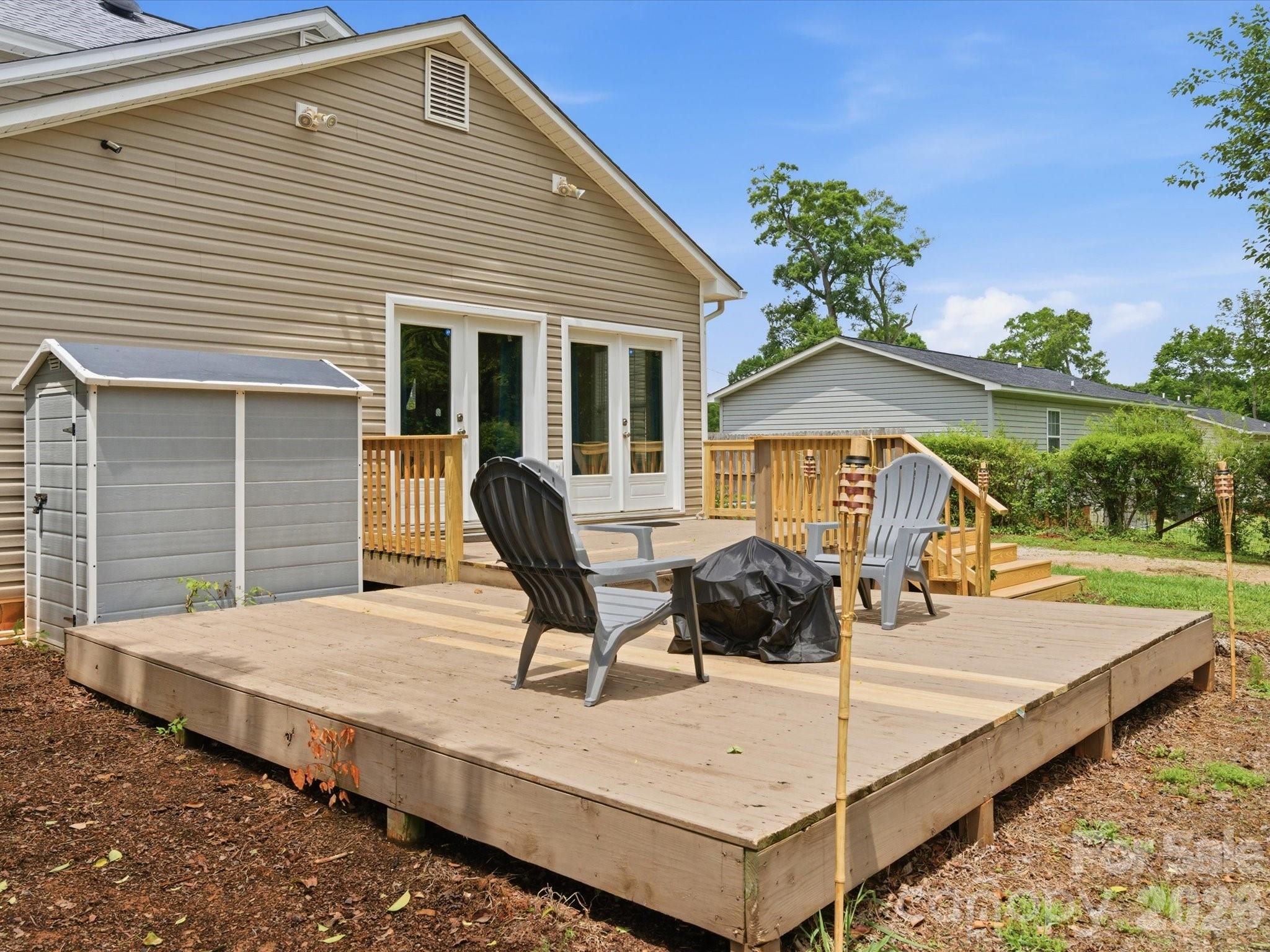 2 Poe Street Property Photo 32