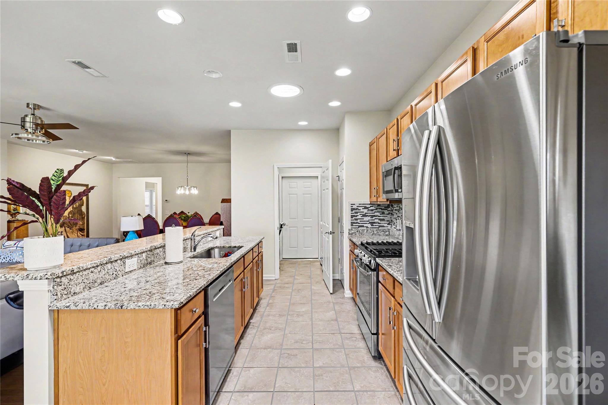 6010 Jack Thomas Drive Property Photo 8