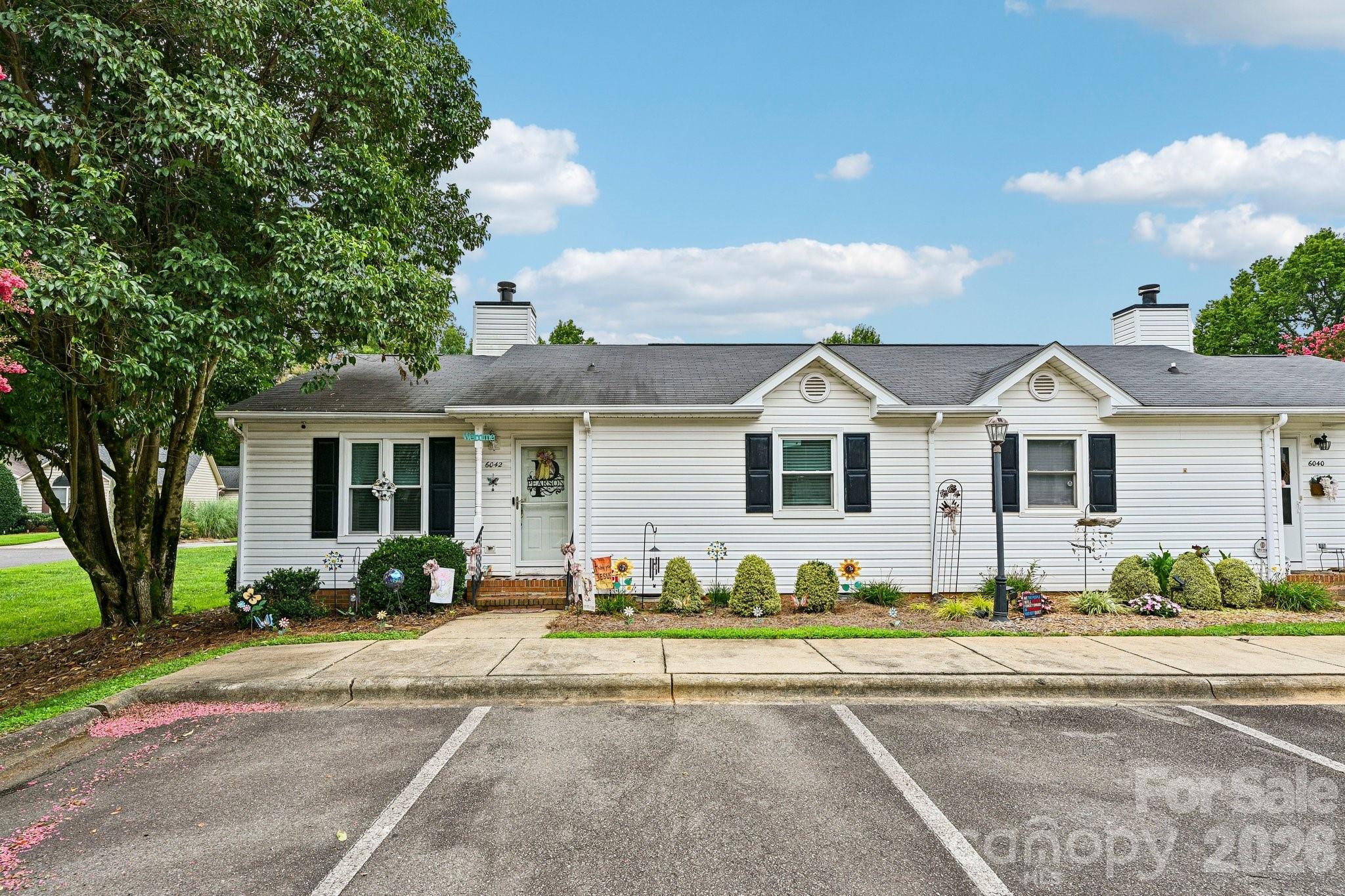 6042 Crape Myrtle Lane Property Photo 1