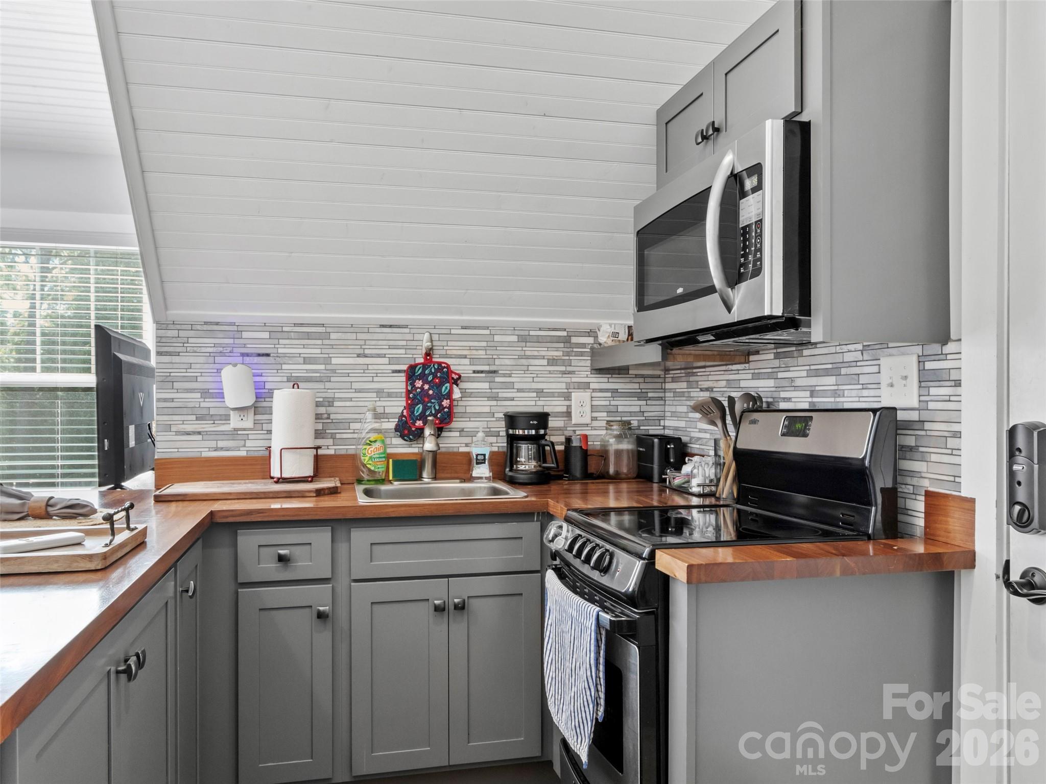 5 Fieldtop Lane Property Photo 15