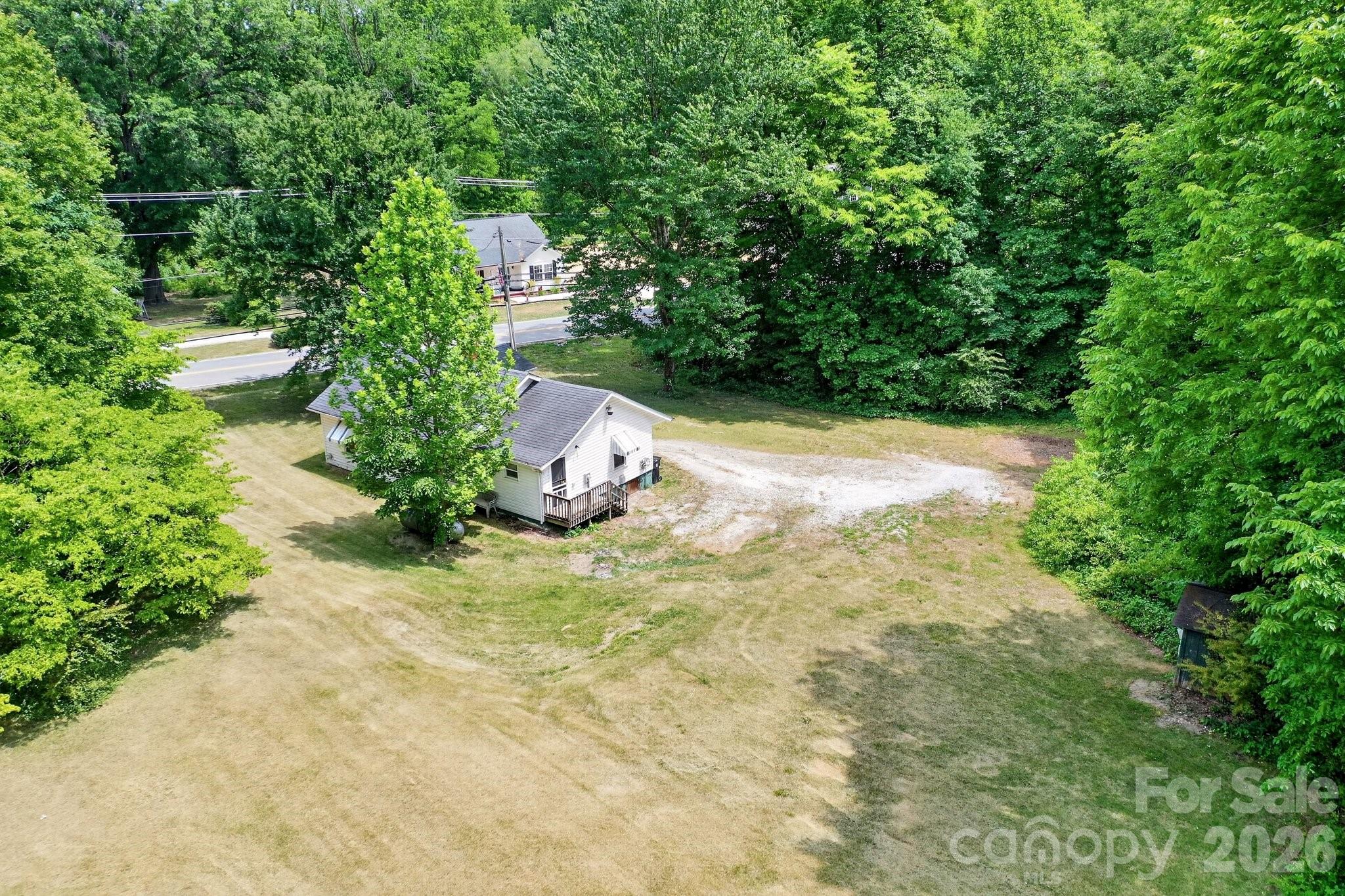 540 W Park Avenue Property Photo 7