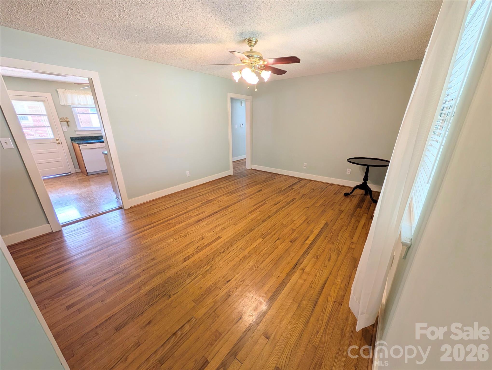1014 Sw Wright Street 5 Property Photo 4