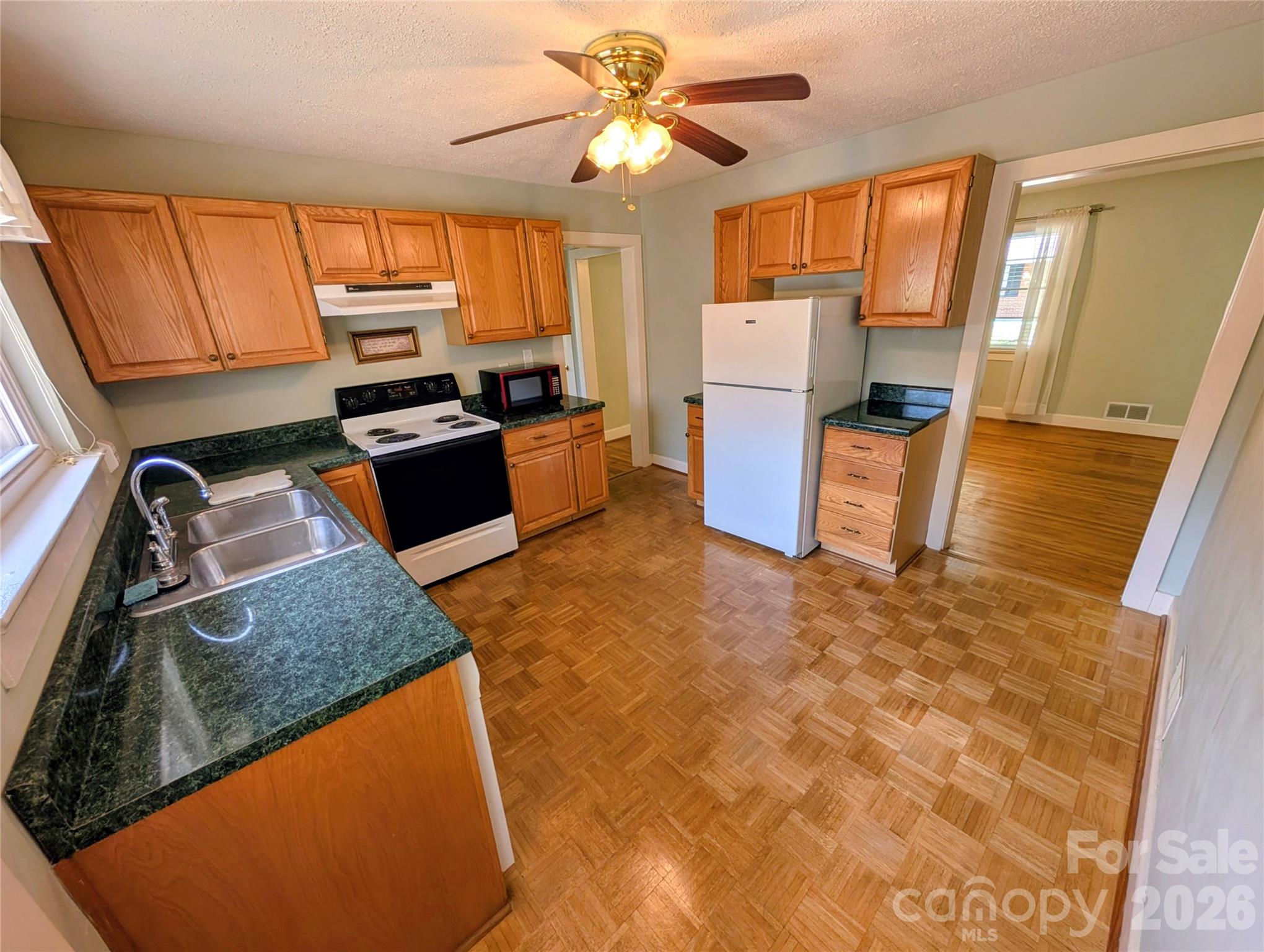 1014 Sw Wright Street 5 Property Photo 7