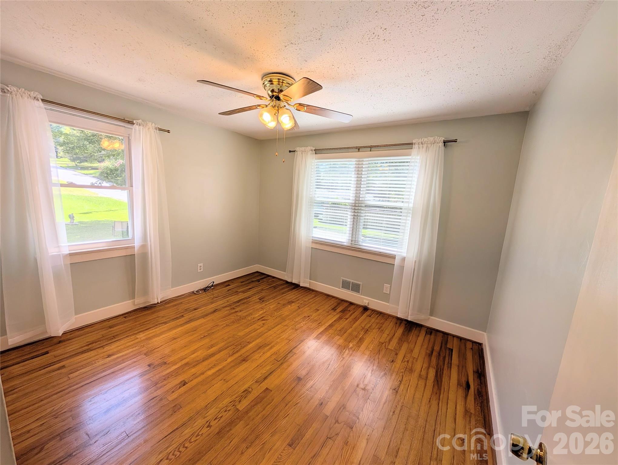 1014 Sw Wright Street 5 Property Photo 11