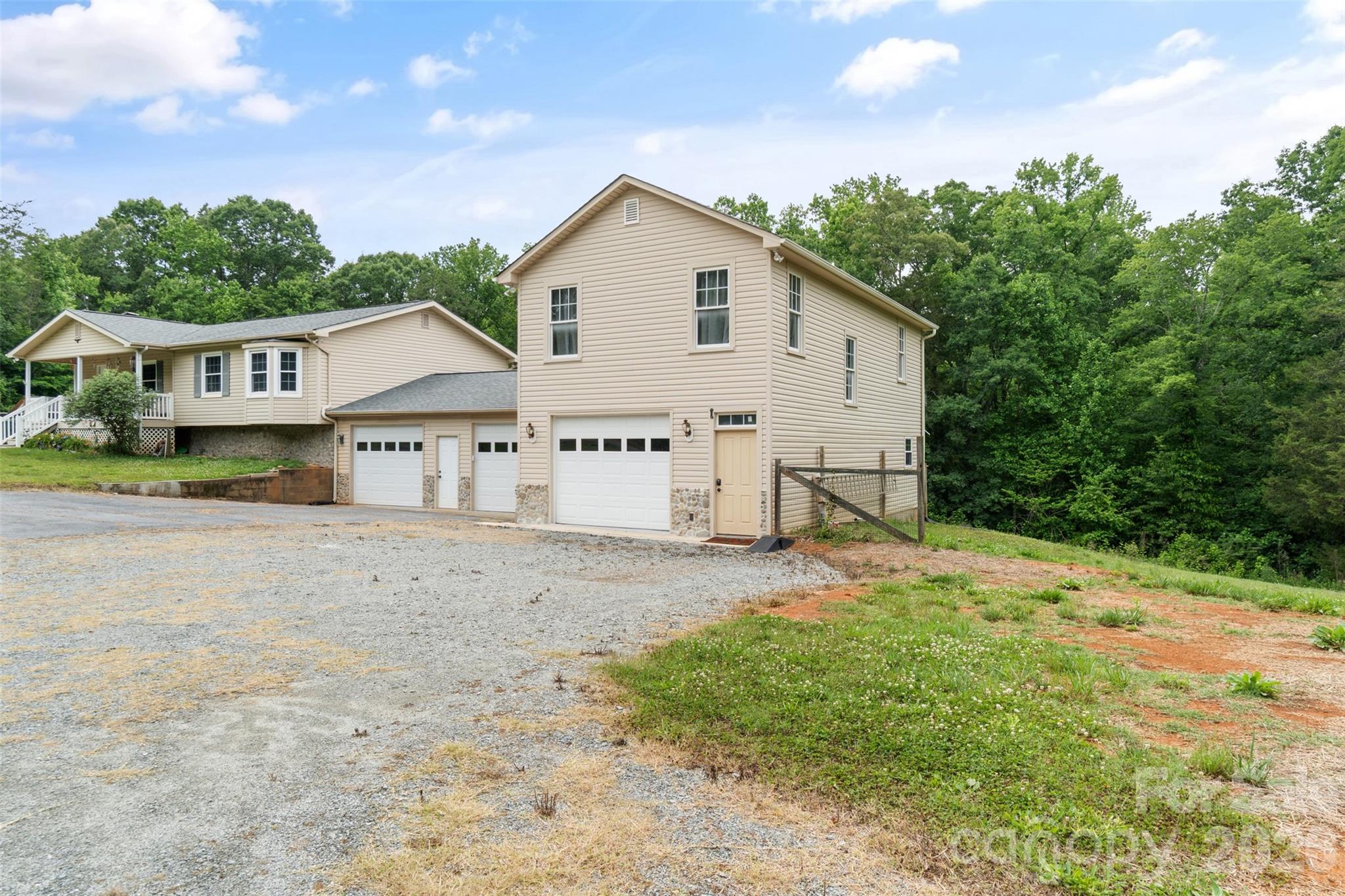 229 Oakridge Road Property Photo 2