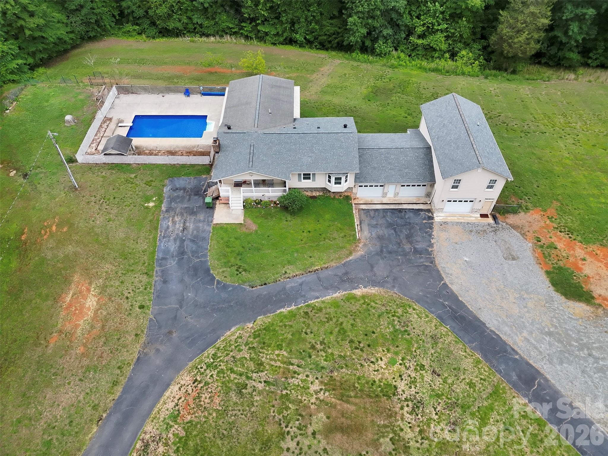 229 Oakridge Road Property Photo 8