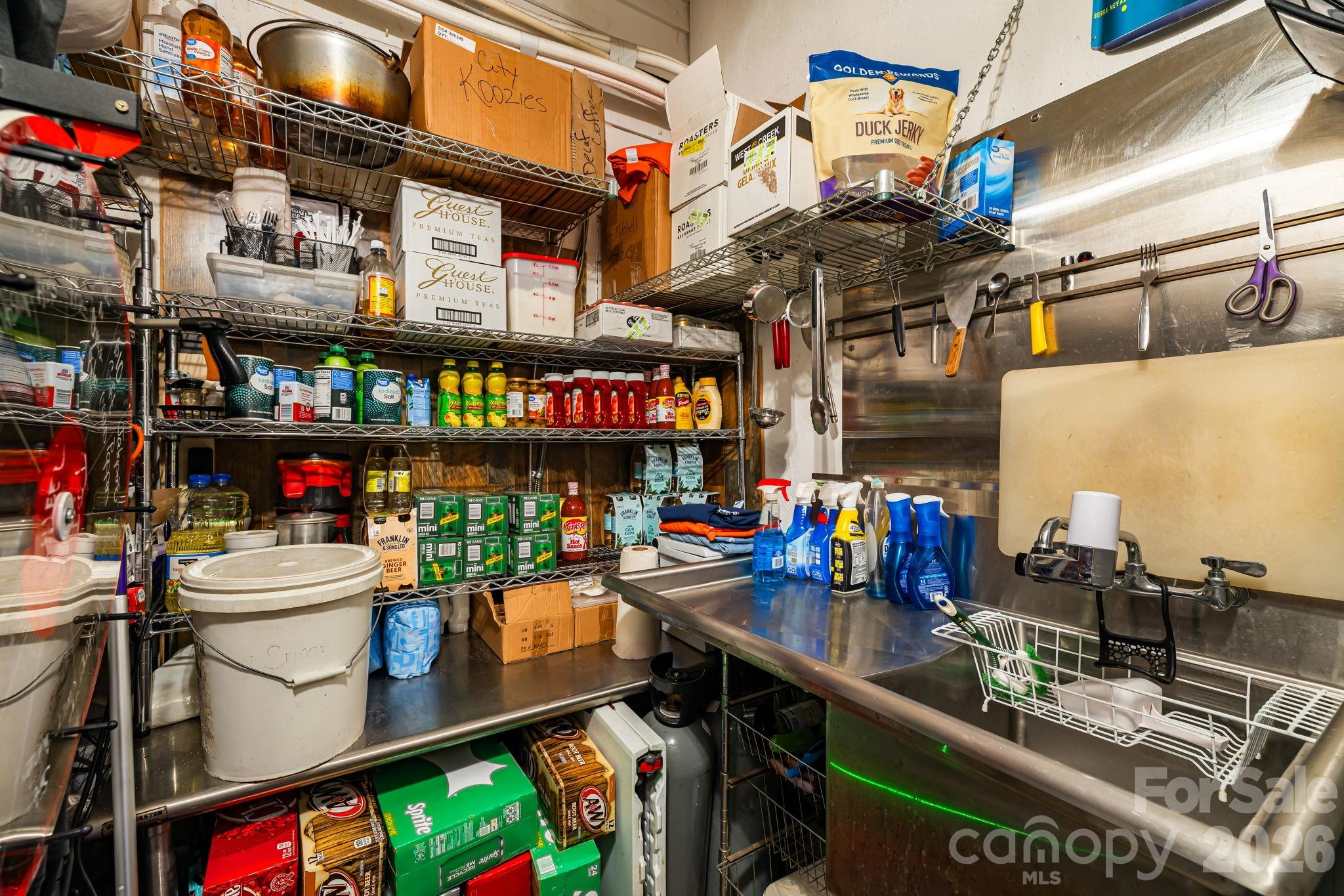 670 Oak Avenue Property Photo 17