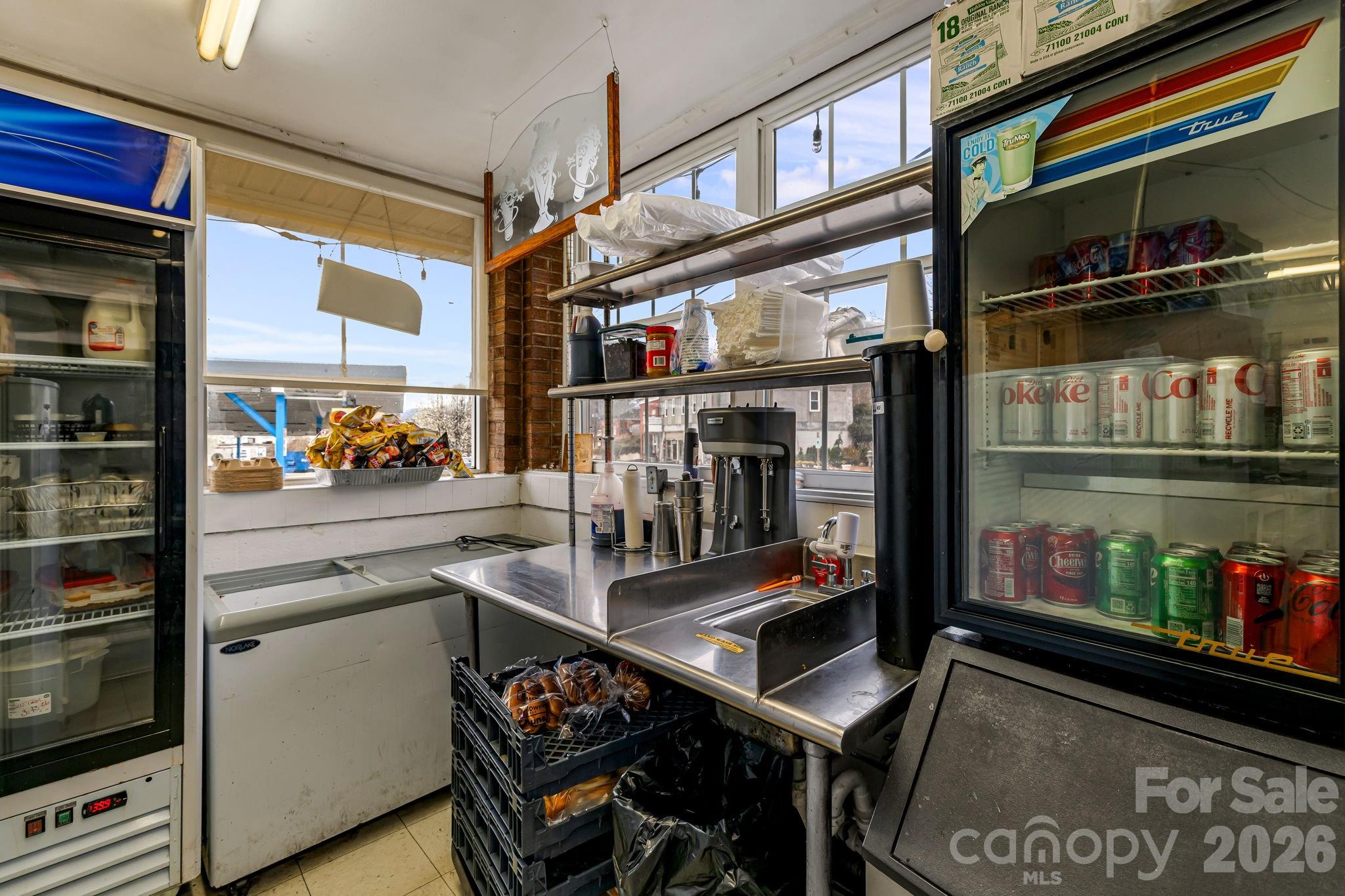 670 Oak Avenue Property Photo 29