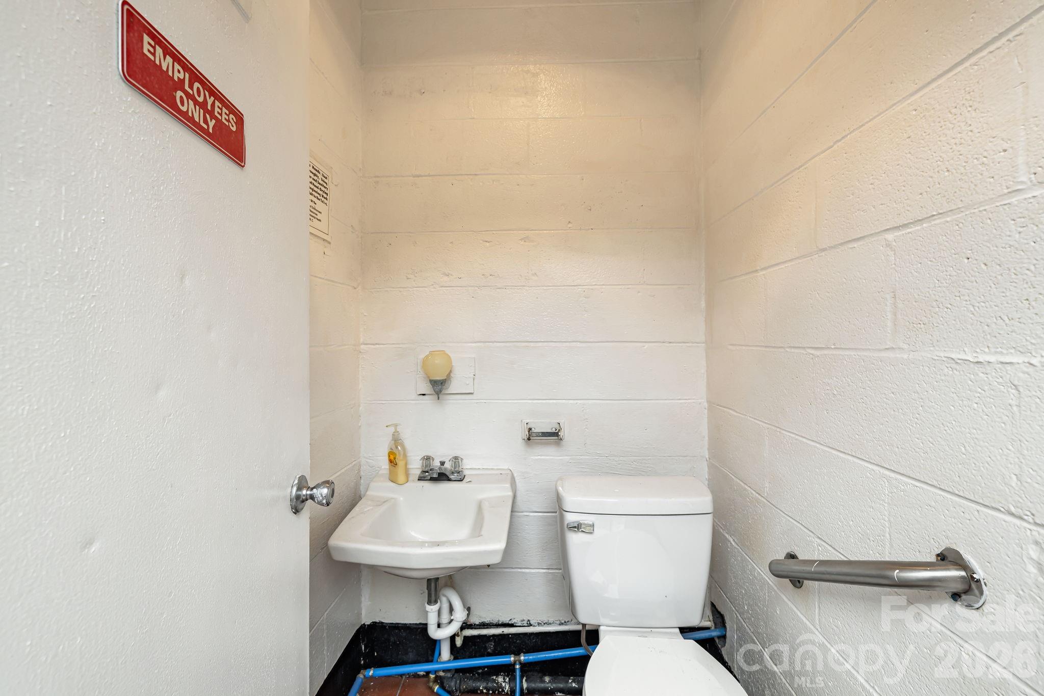 670 Oak Avenue Property Photo 33