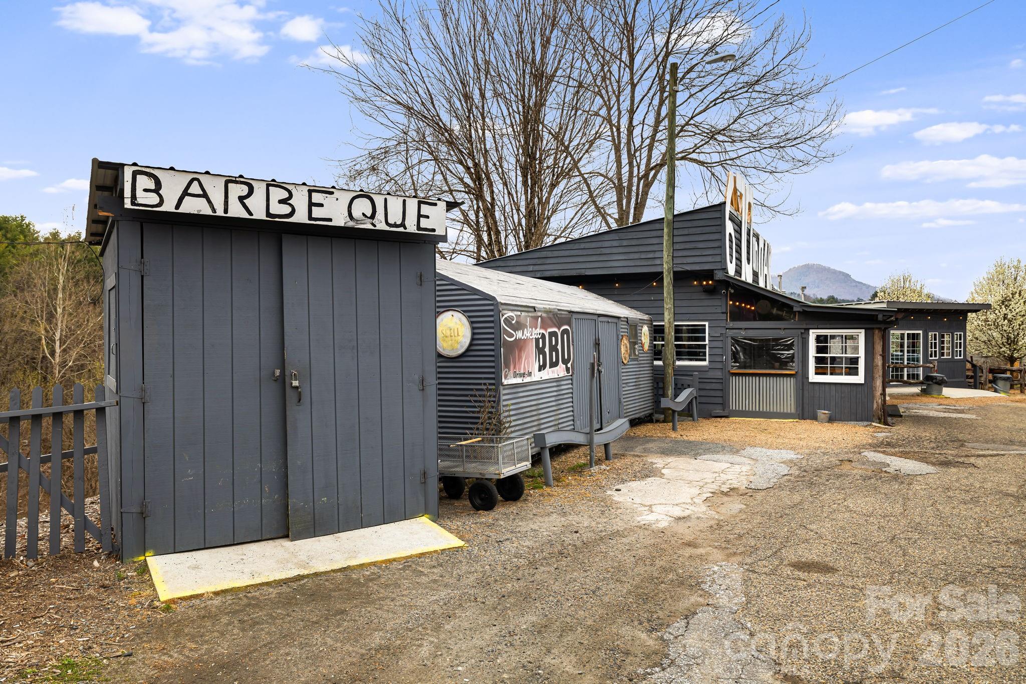 670 Oak Avenue Property Photo 38