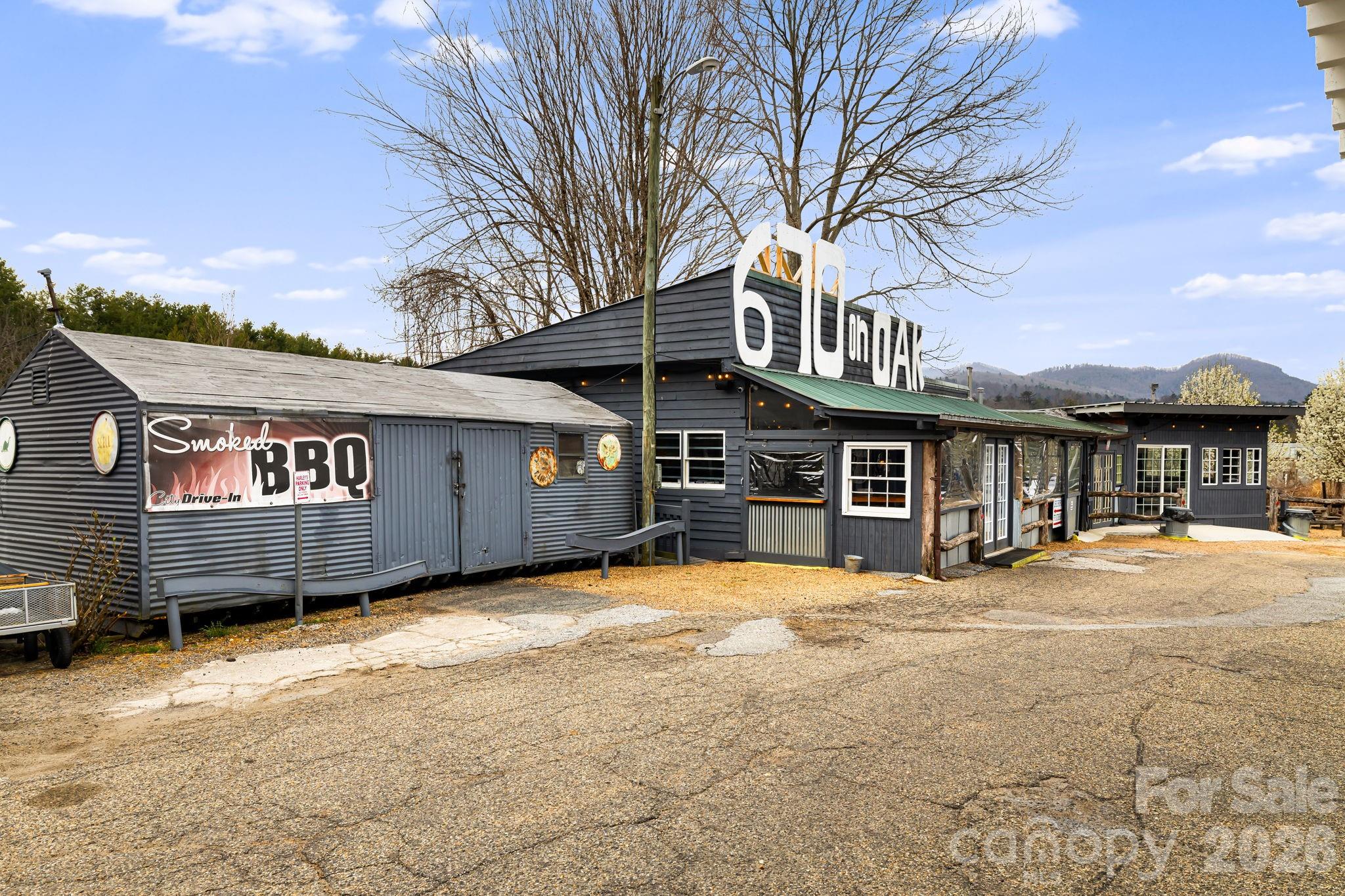 670 Oak Avenue Property Photo 40