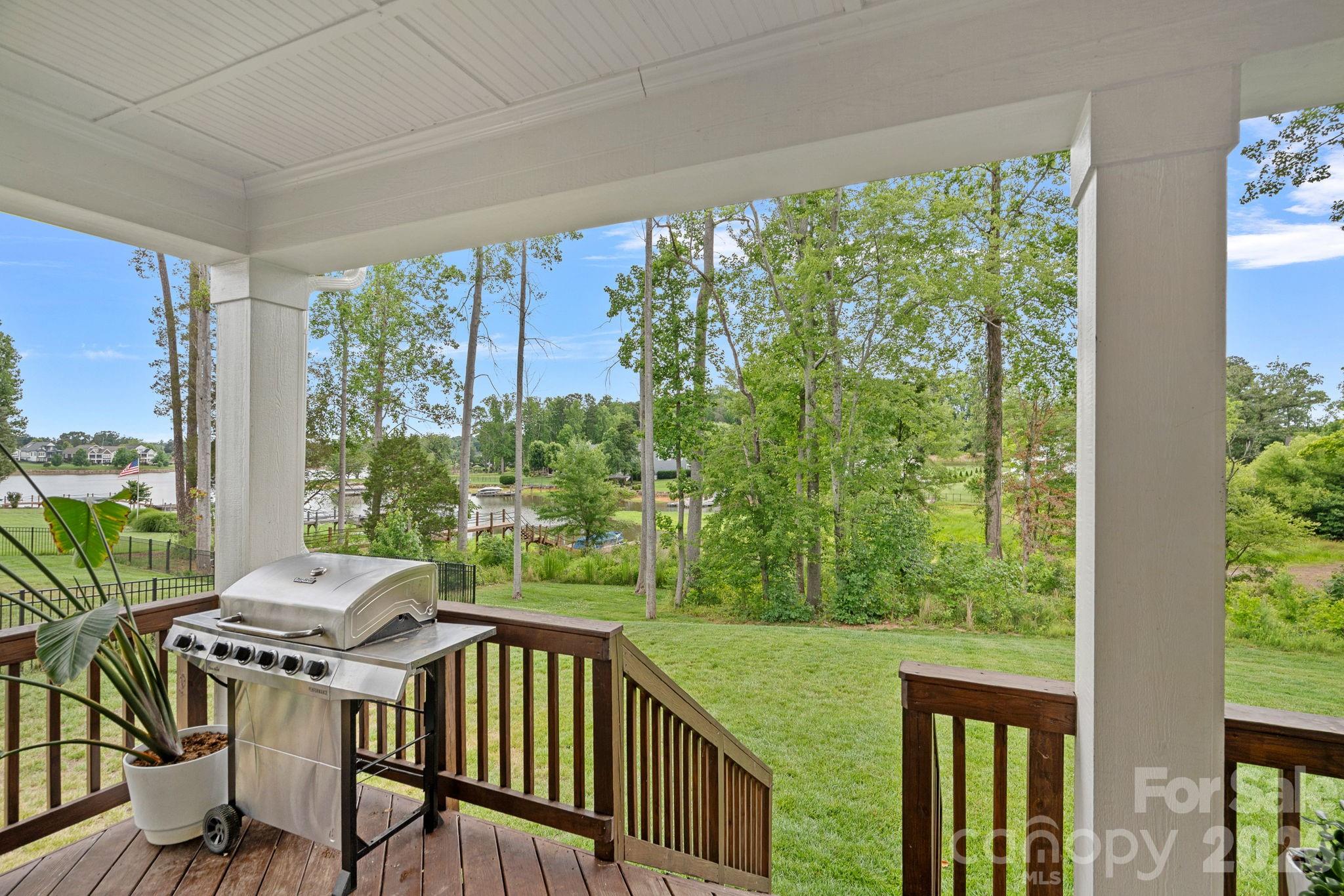 165 Little Indian Loop Property Photo 5