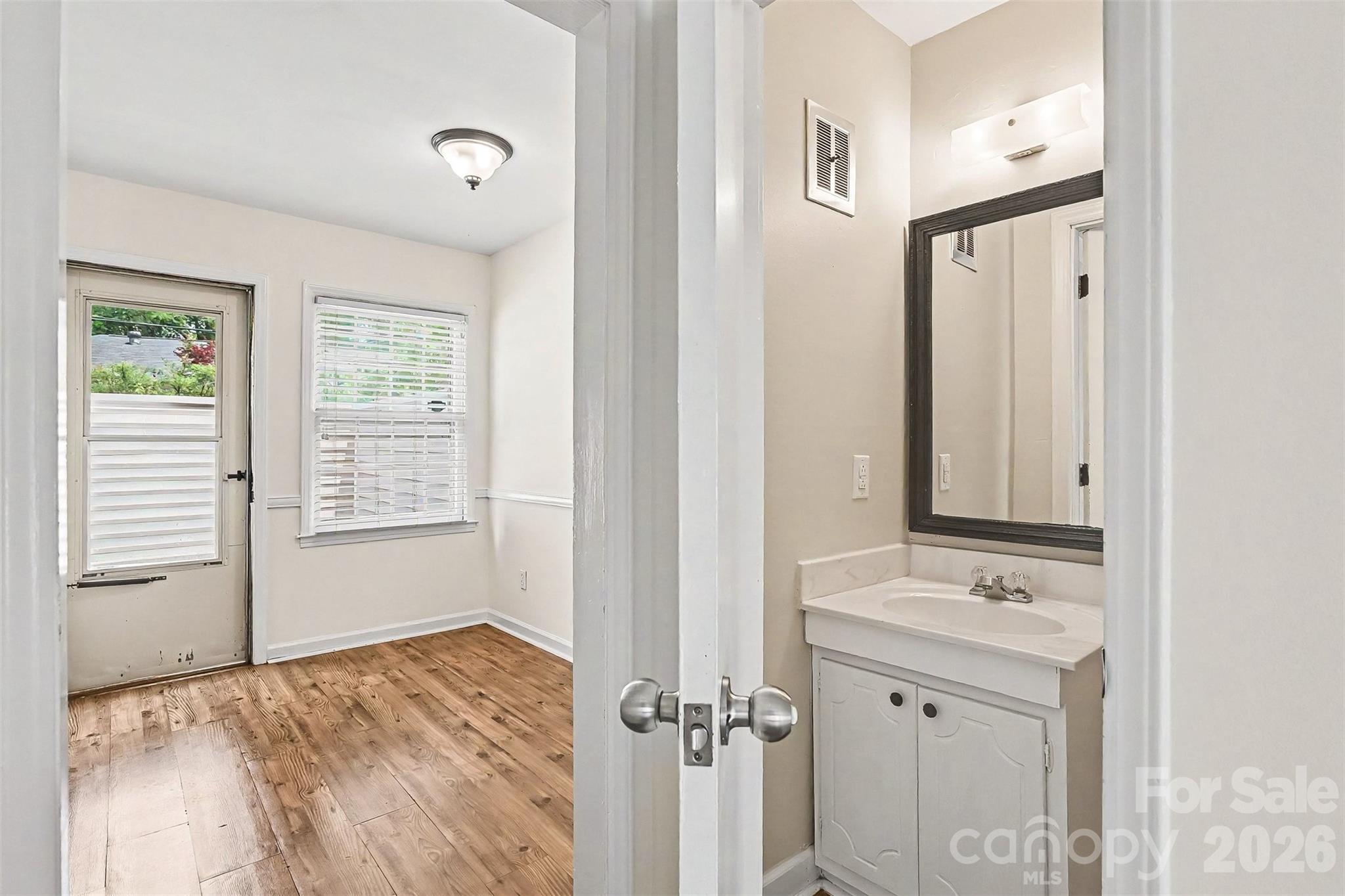 3720 Park Road L Property Photo 16