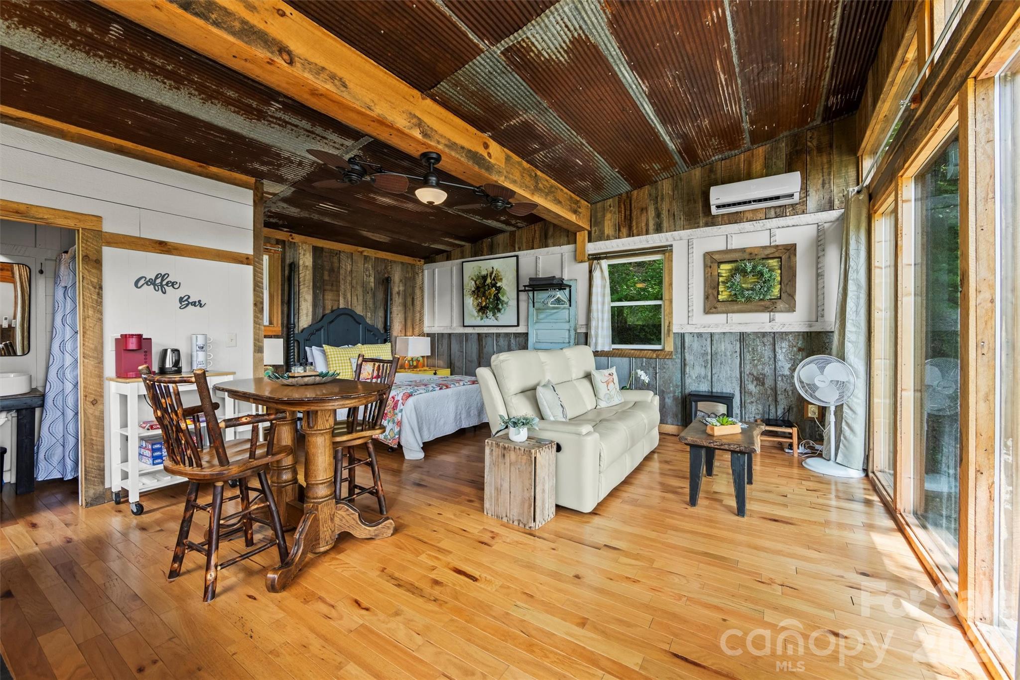 553 Paradise Mountain Road Property Photo 4