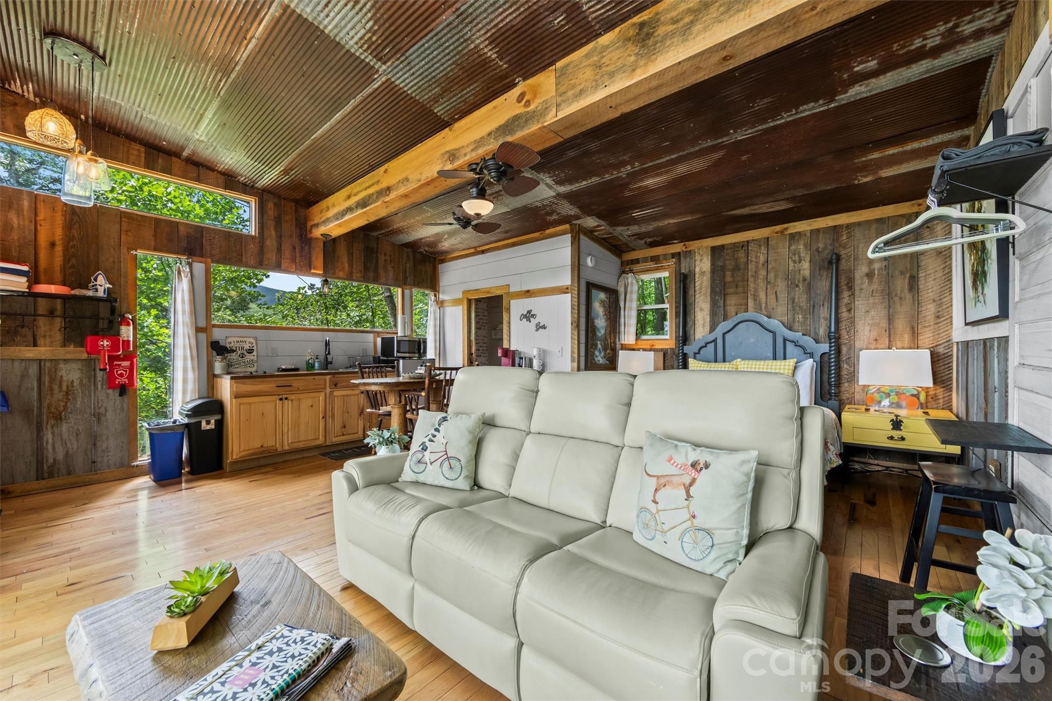 553 Paradise Mountain Road Property Photo 6