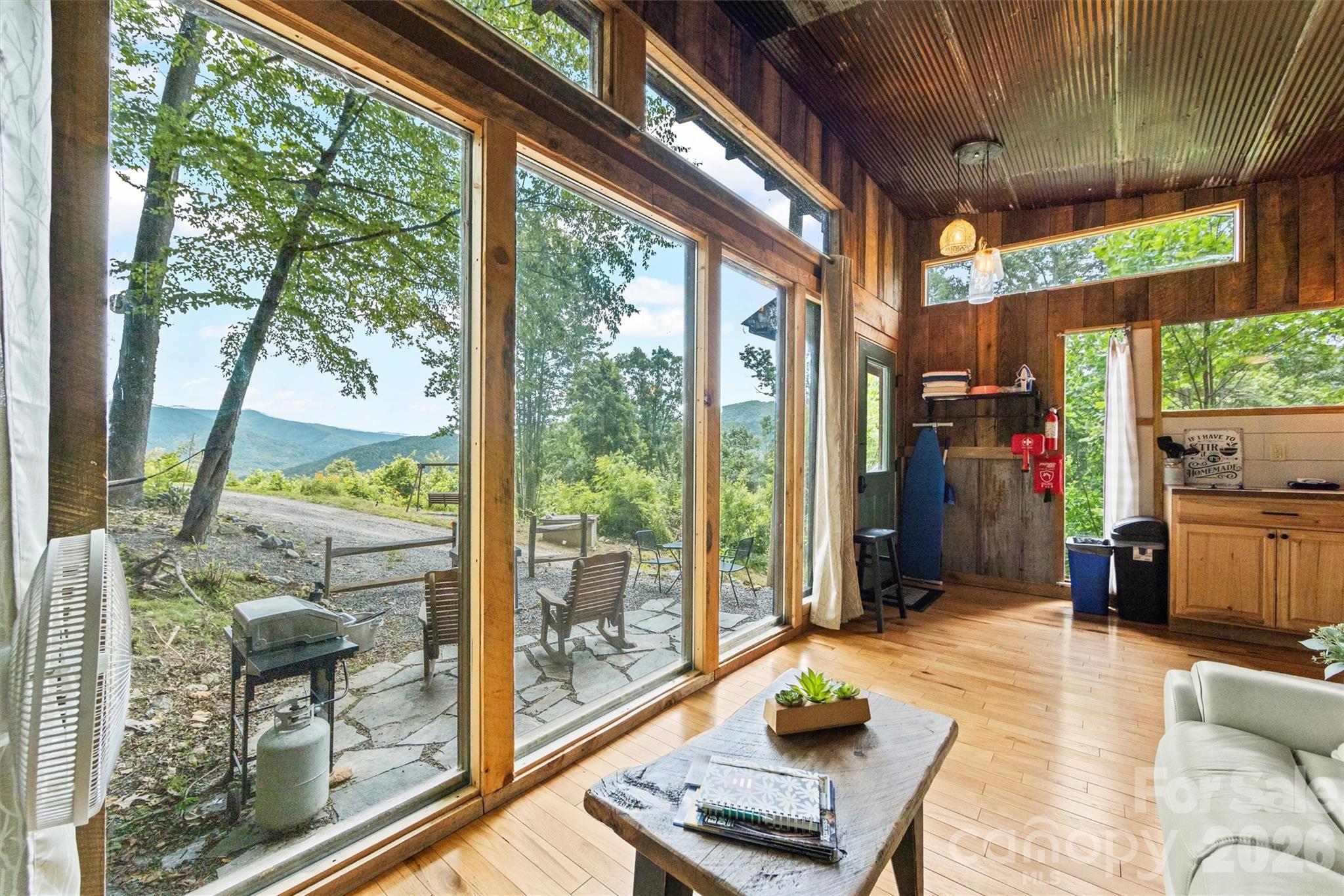 553 Paradise Mountain Road Property Photo 8