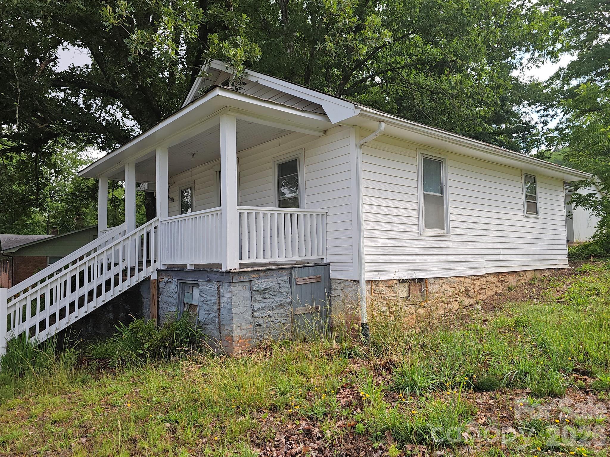 1641 Berkley Street Property Photo 3