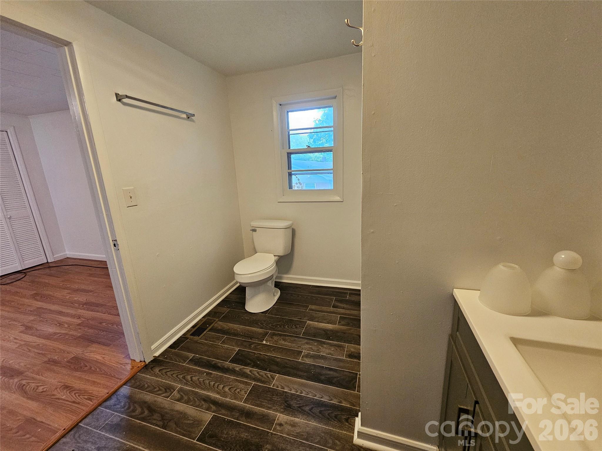 1641 Berkley Street Property Photo 11