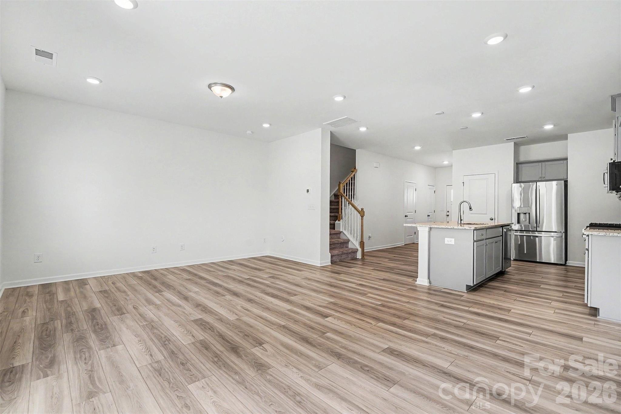 4035 Lawnview Drive Property Photo 6