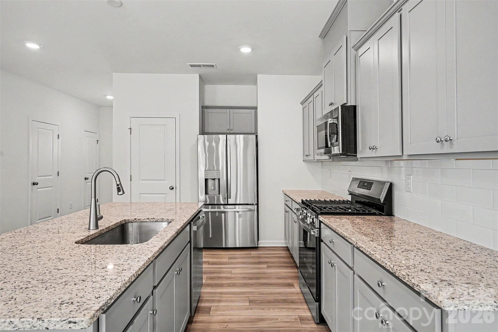 4035 Lawnview Drive Property Photo 10