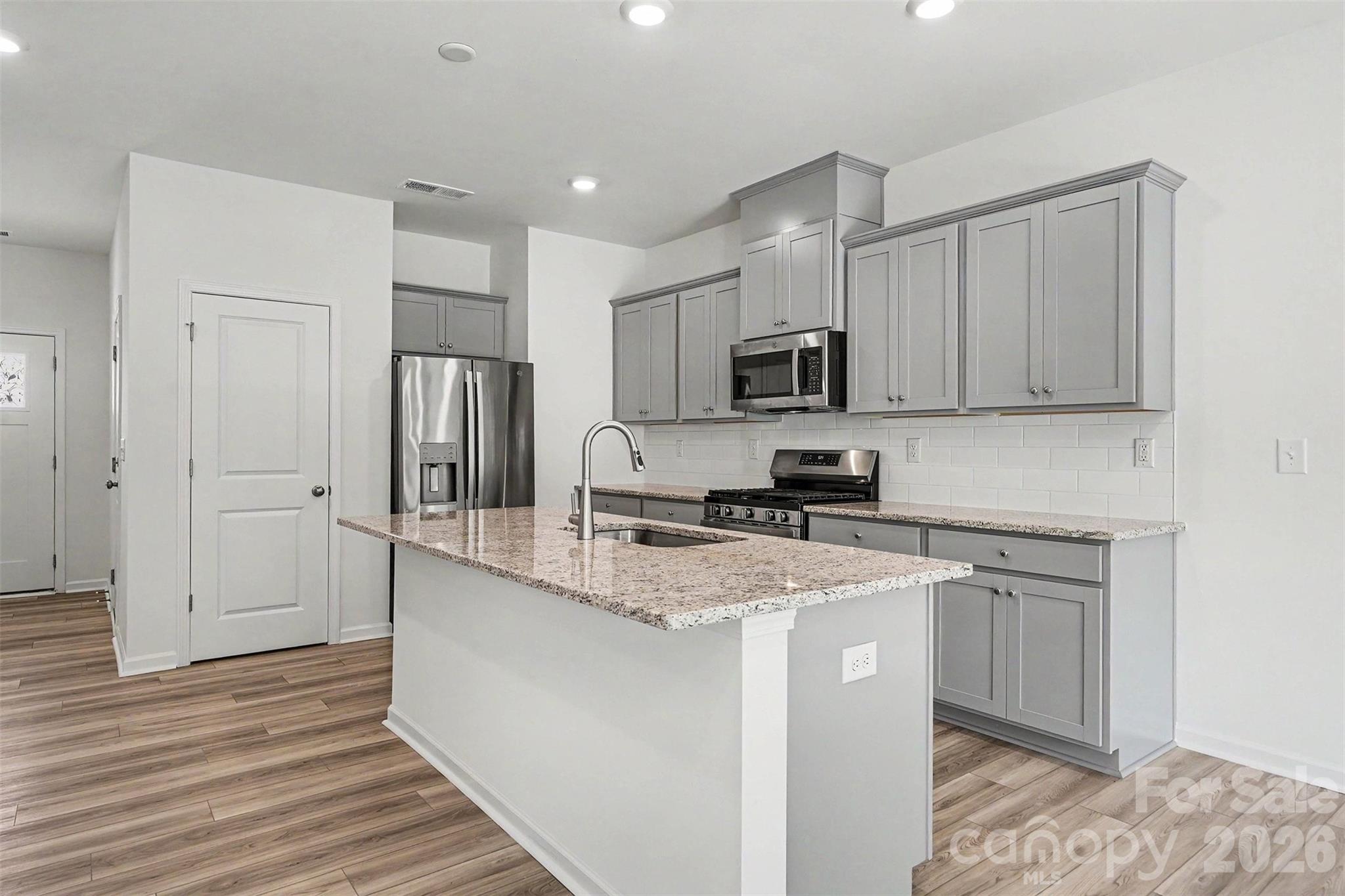 4035 Lawnview Drive Property Photo 11