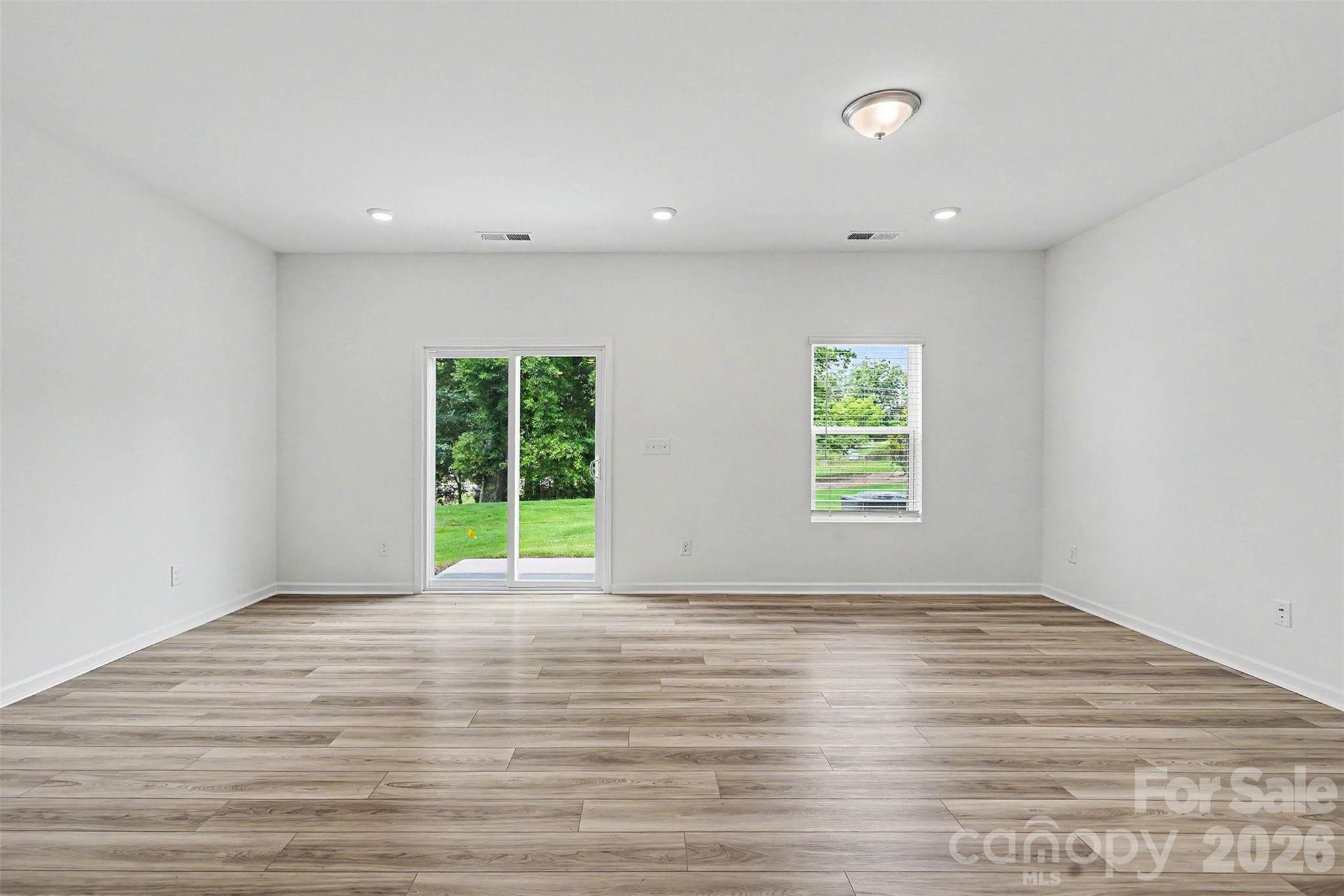 4035 Lawnview Drive Property Photo 12