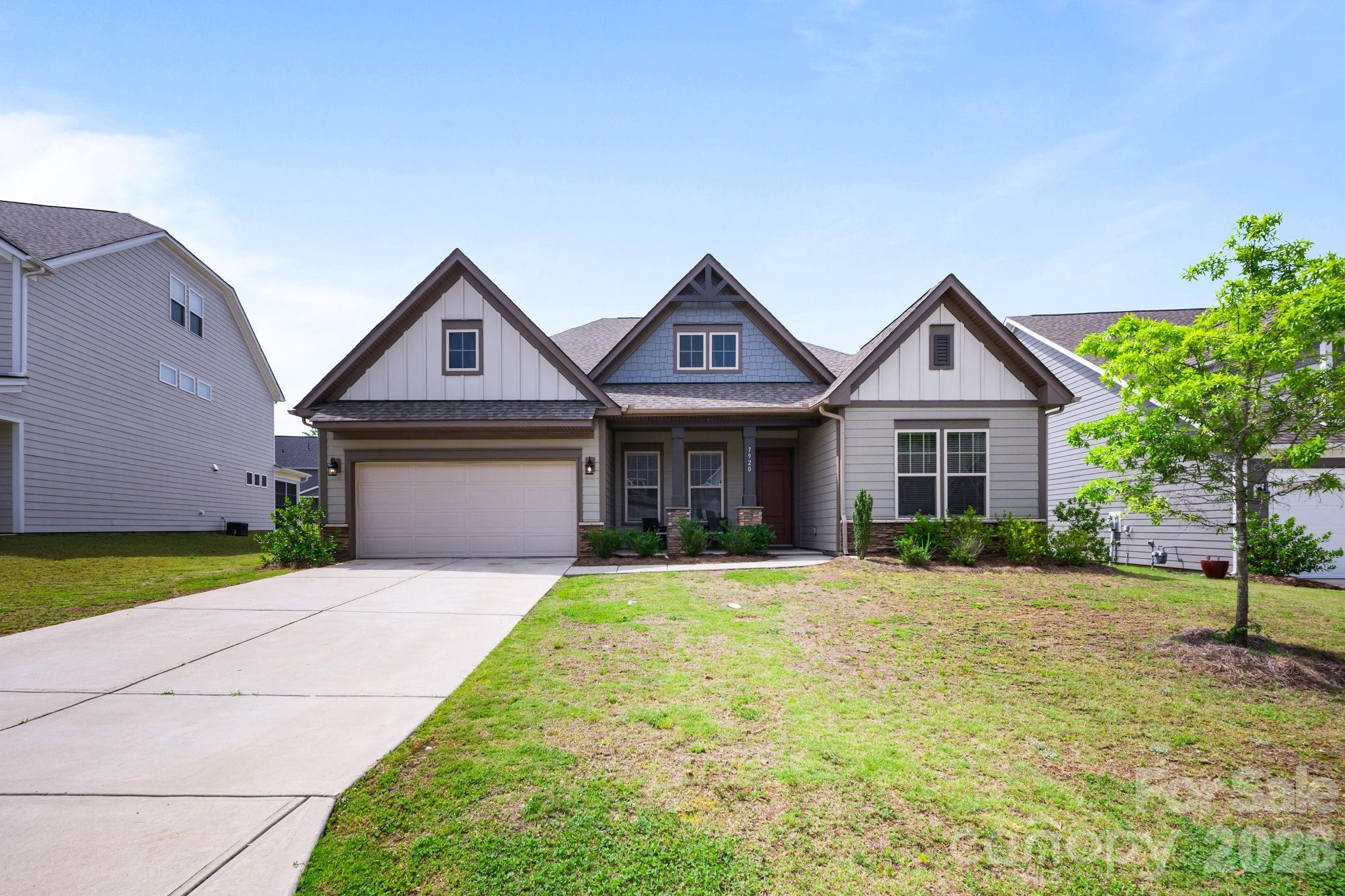 7920 Creek Park Drive Property Photo 1