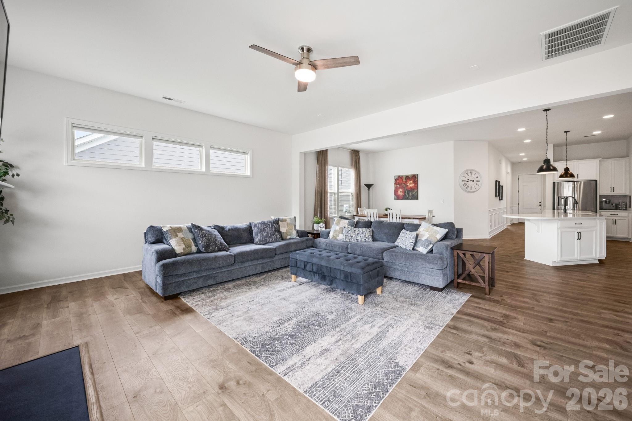 7920 Creek Park Drive Property Photo 4