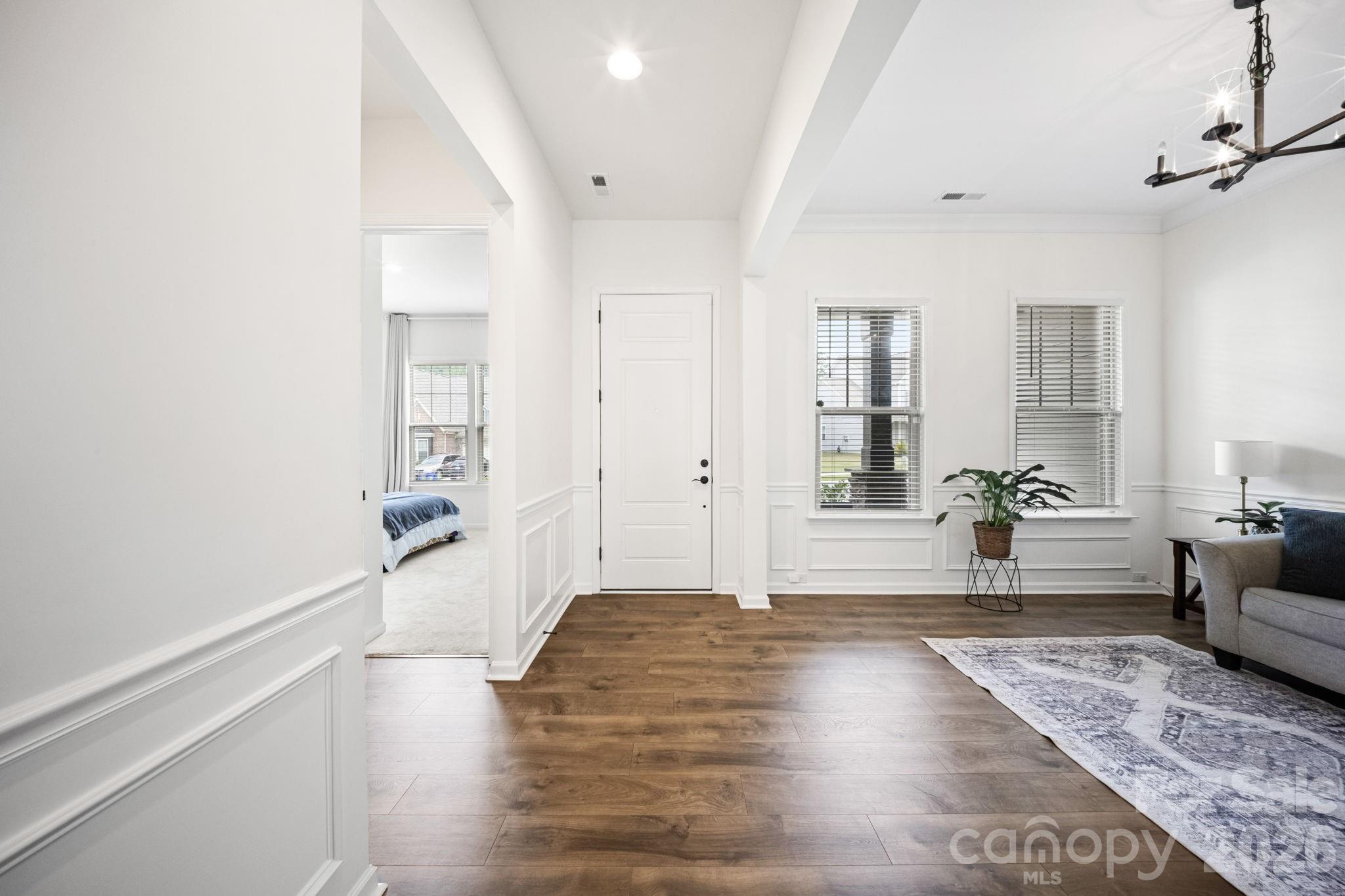 7920 Creek Park Drive Property Photo 8