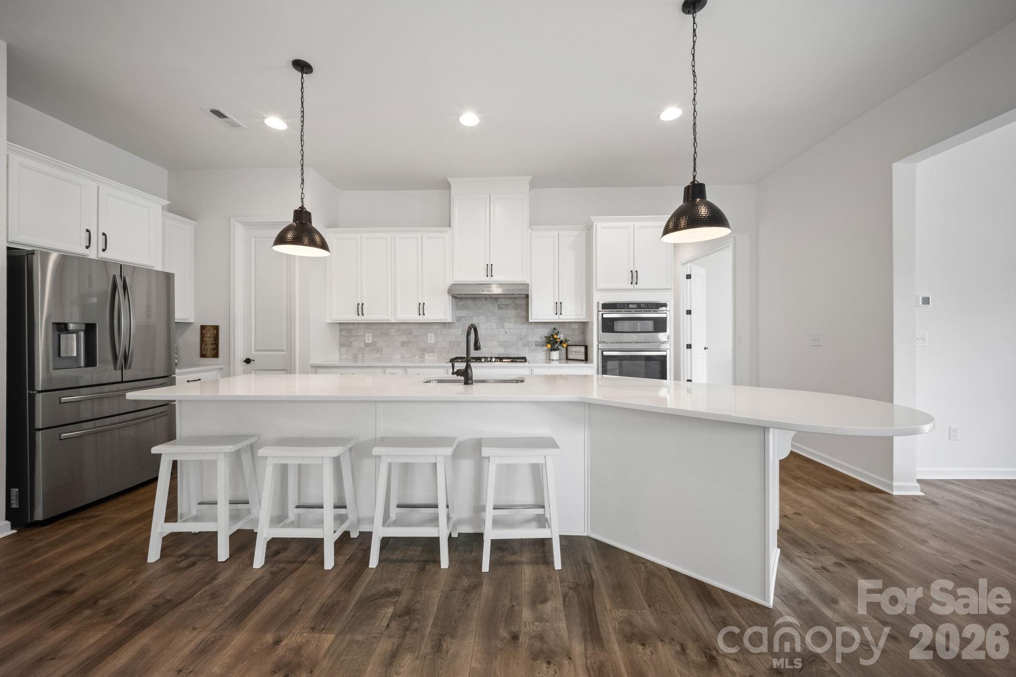 7920 Creek Park Drive Property Photo 9