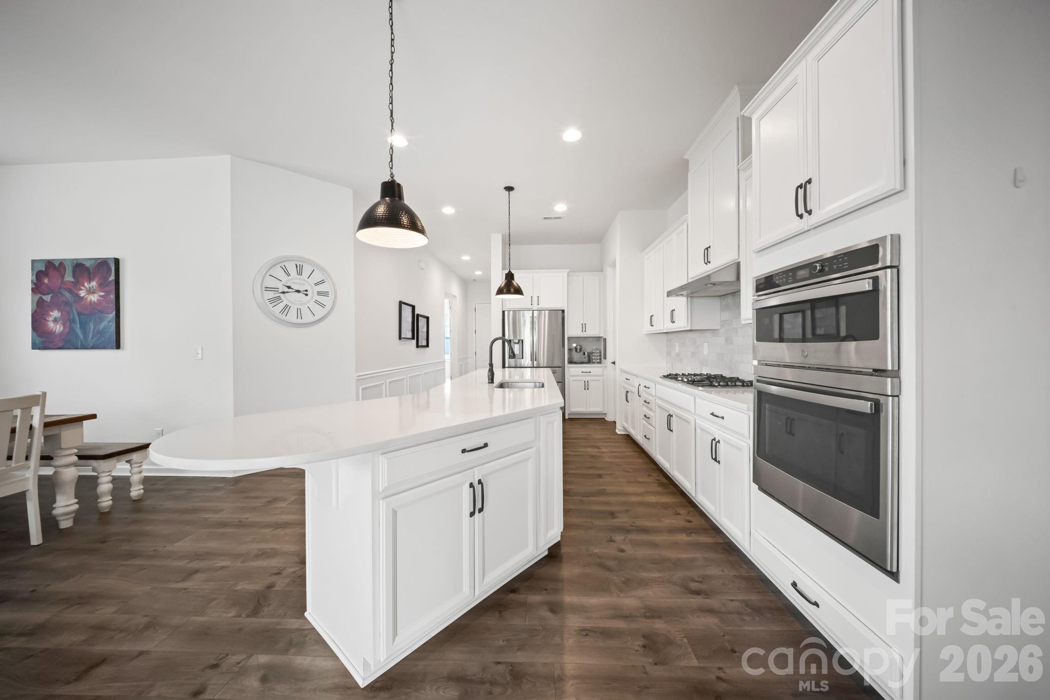 7920 Creek Park Drive Property Photo 11