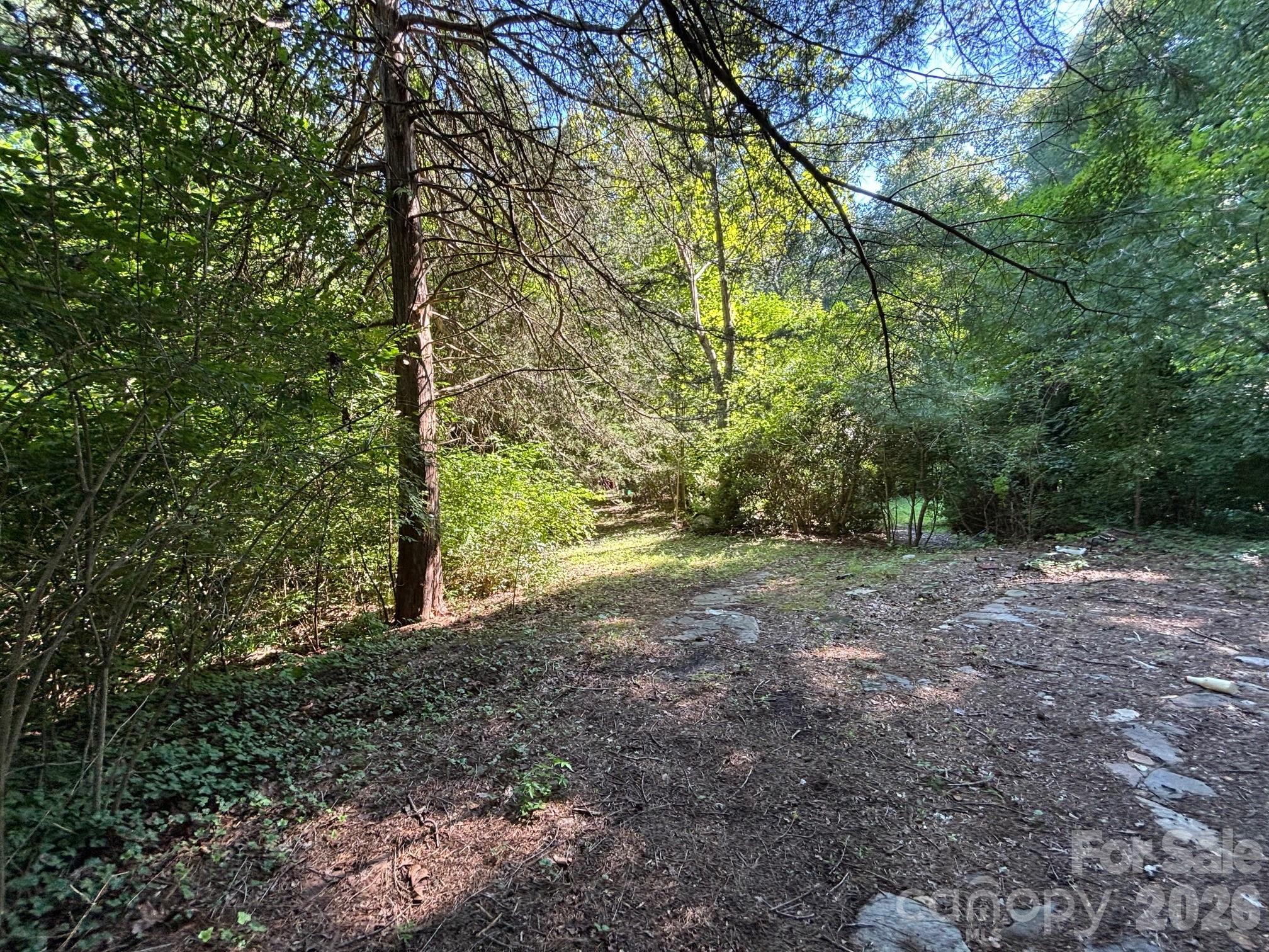 V/l Woodland Drive Property Photo 2