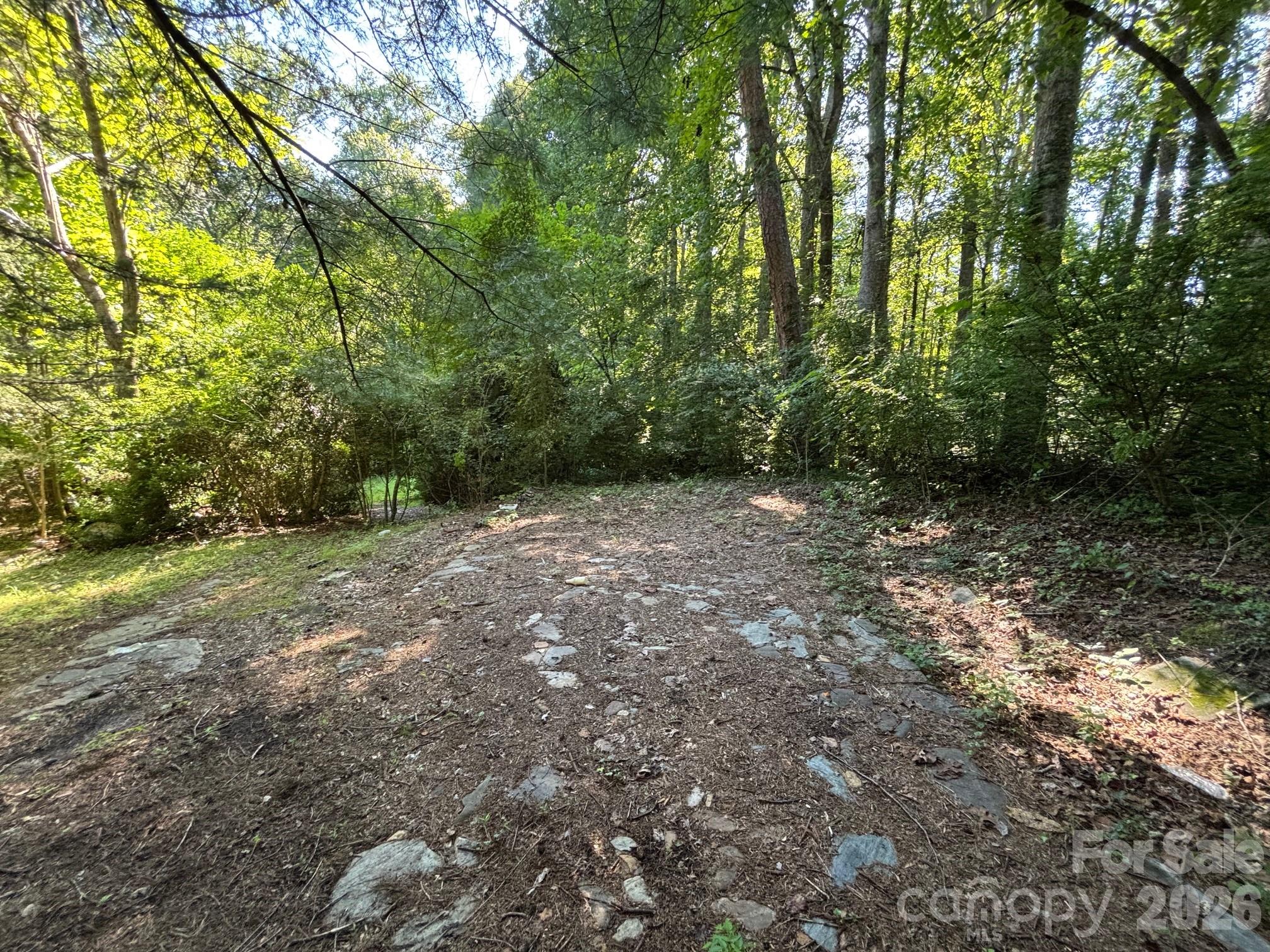 V/l Woodland Drive Property Photo 10