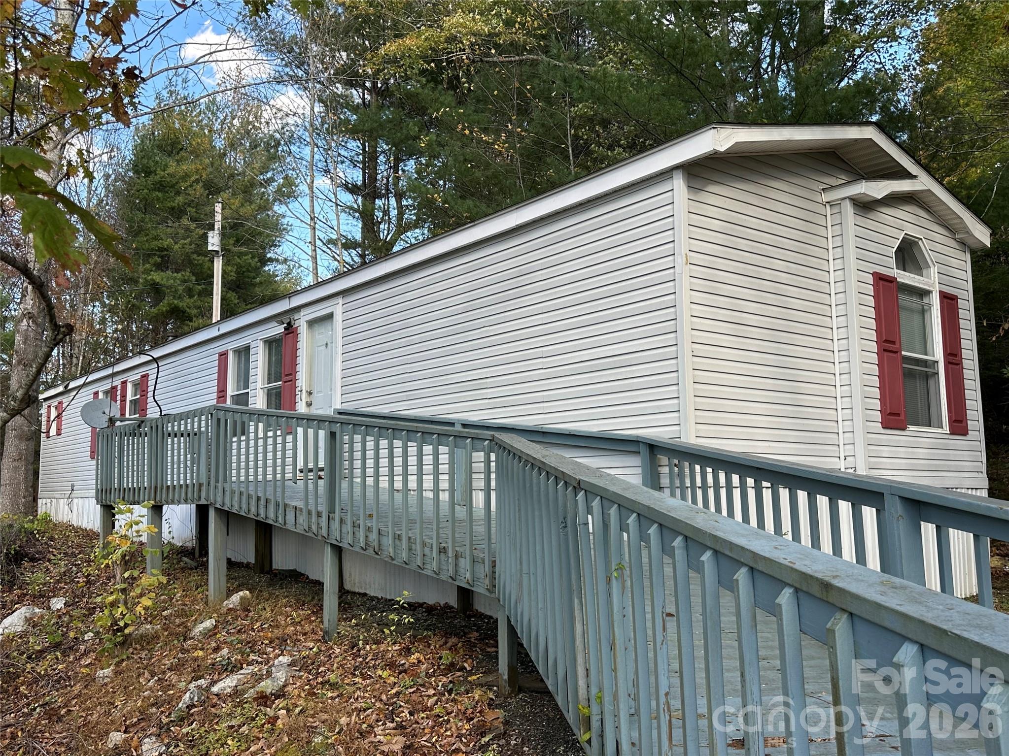 572 Blue Ridge Gem Stone Road Property Photo 1