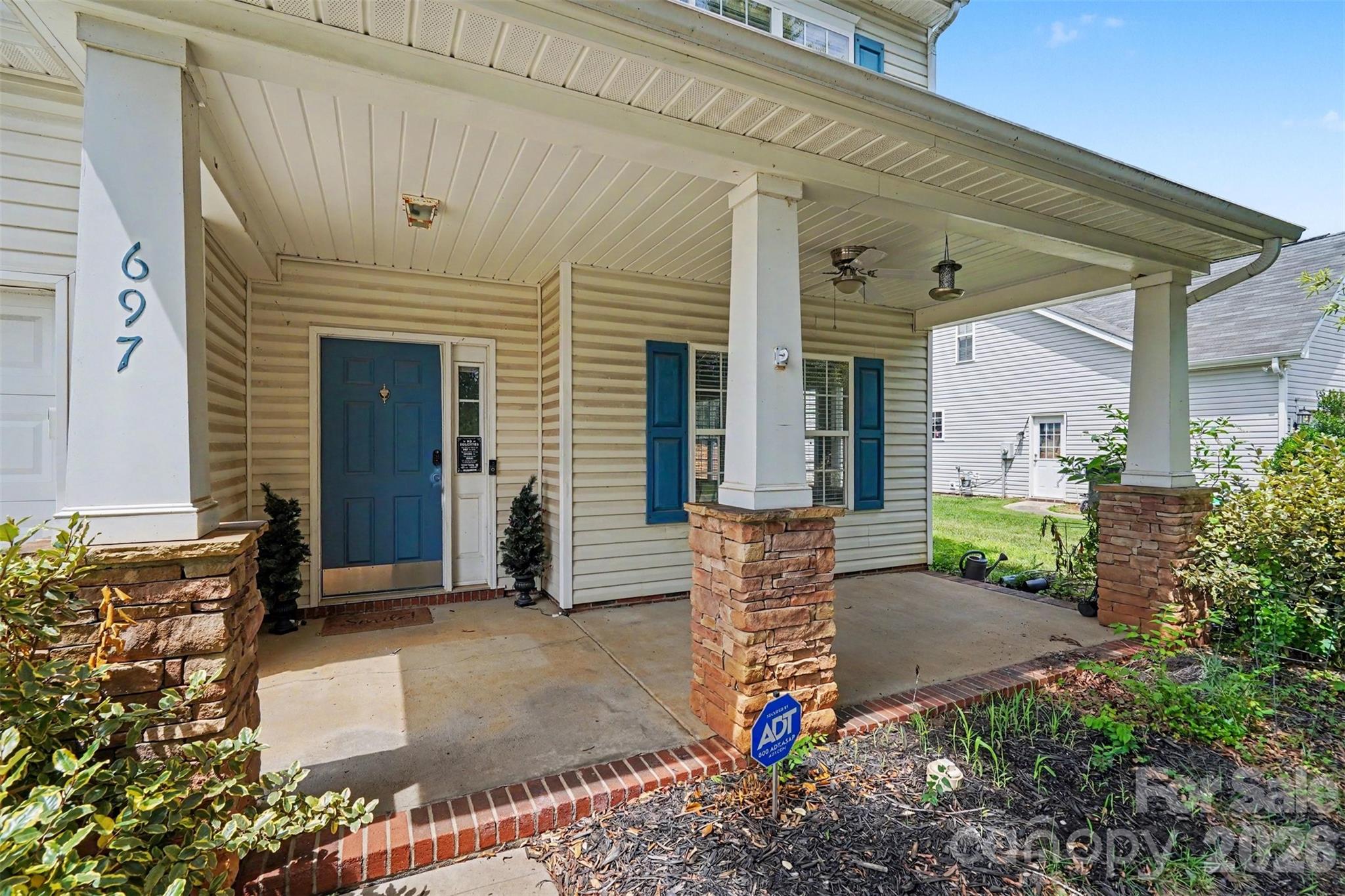 697 Yvonne Drive Property Photo 3