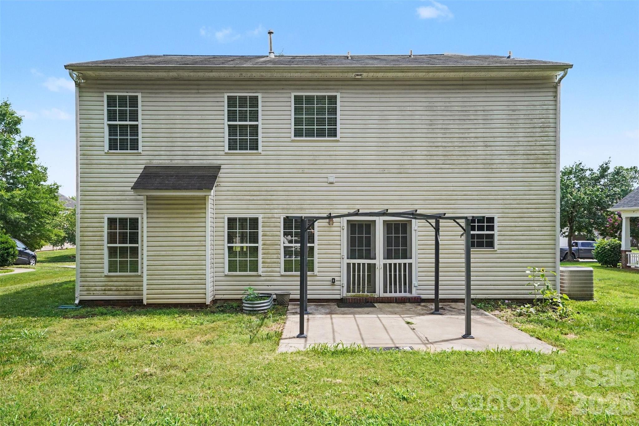 697 Yvonne Drive Property Photo 32