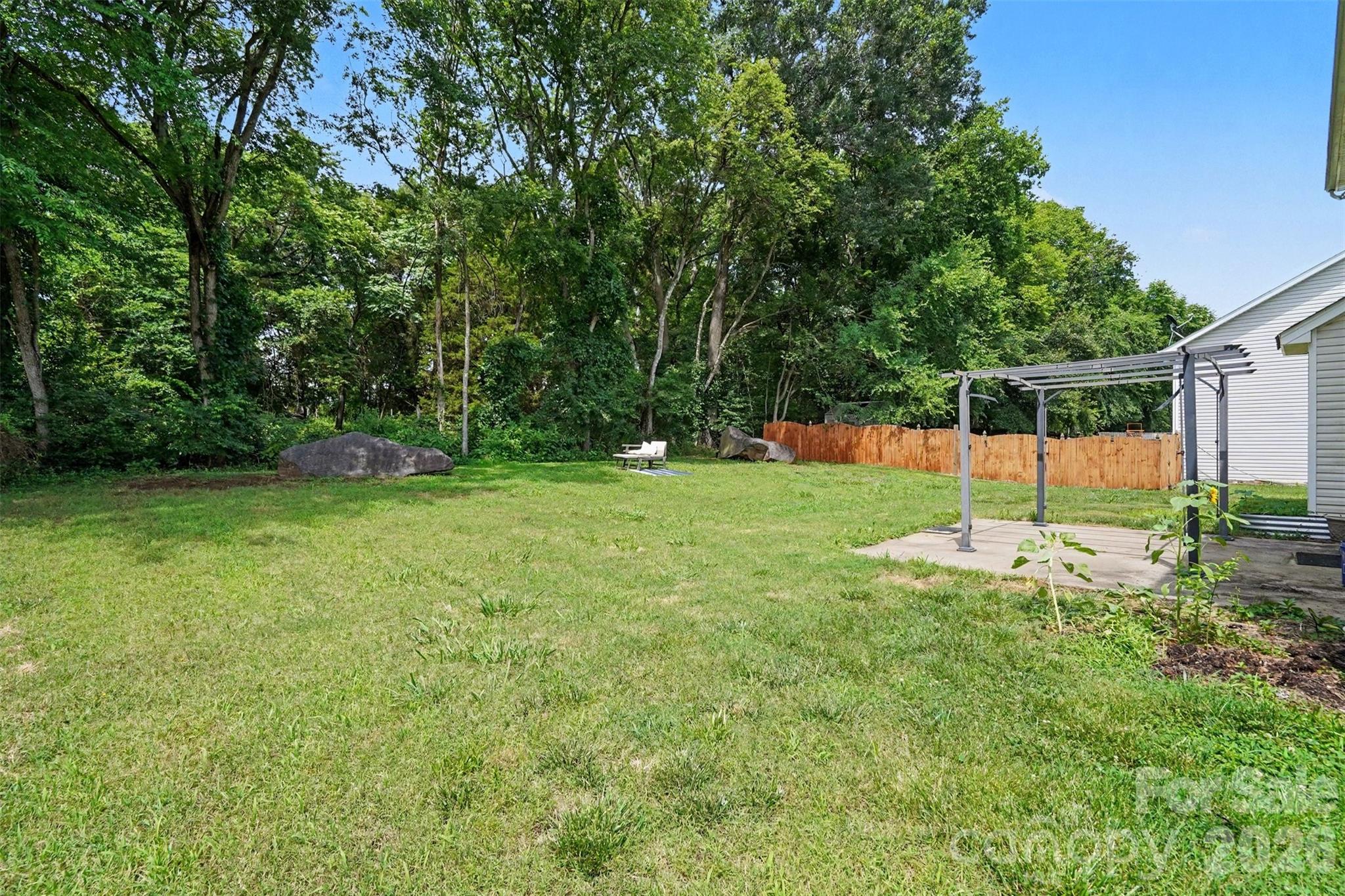 697 Yvonne Drive Property Photo 33