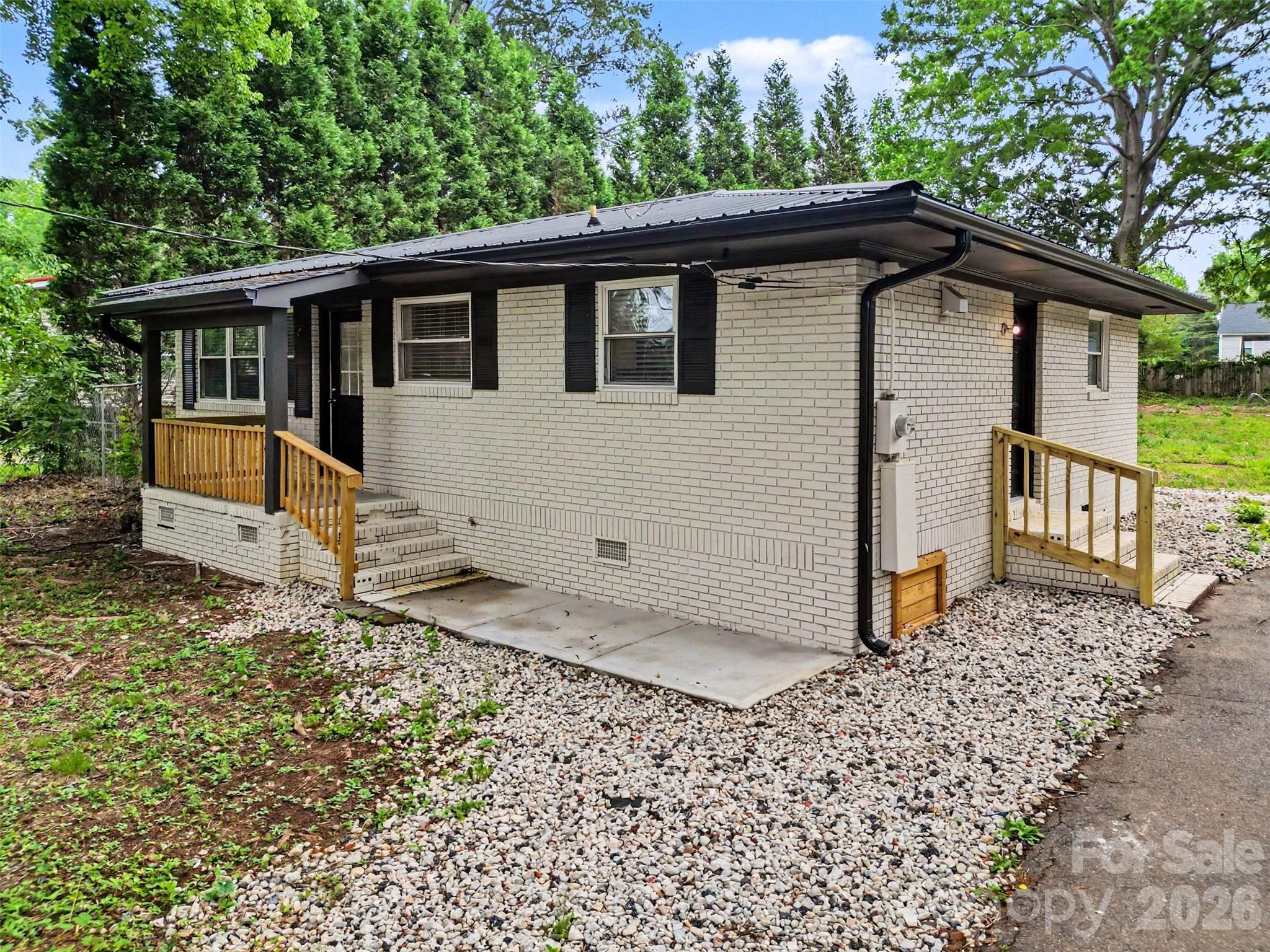 5475 Bertie Avenue Property Photo 1