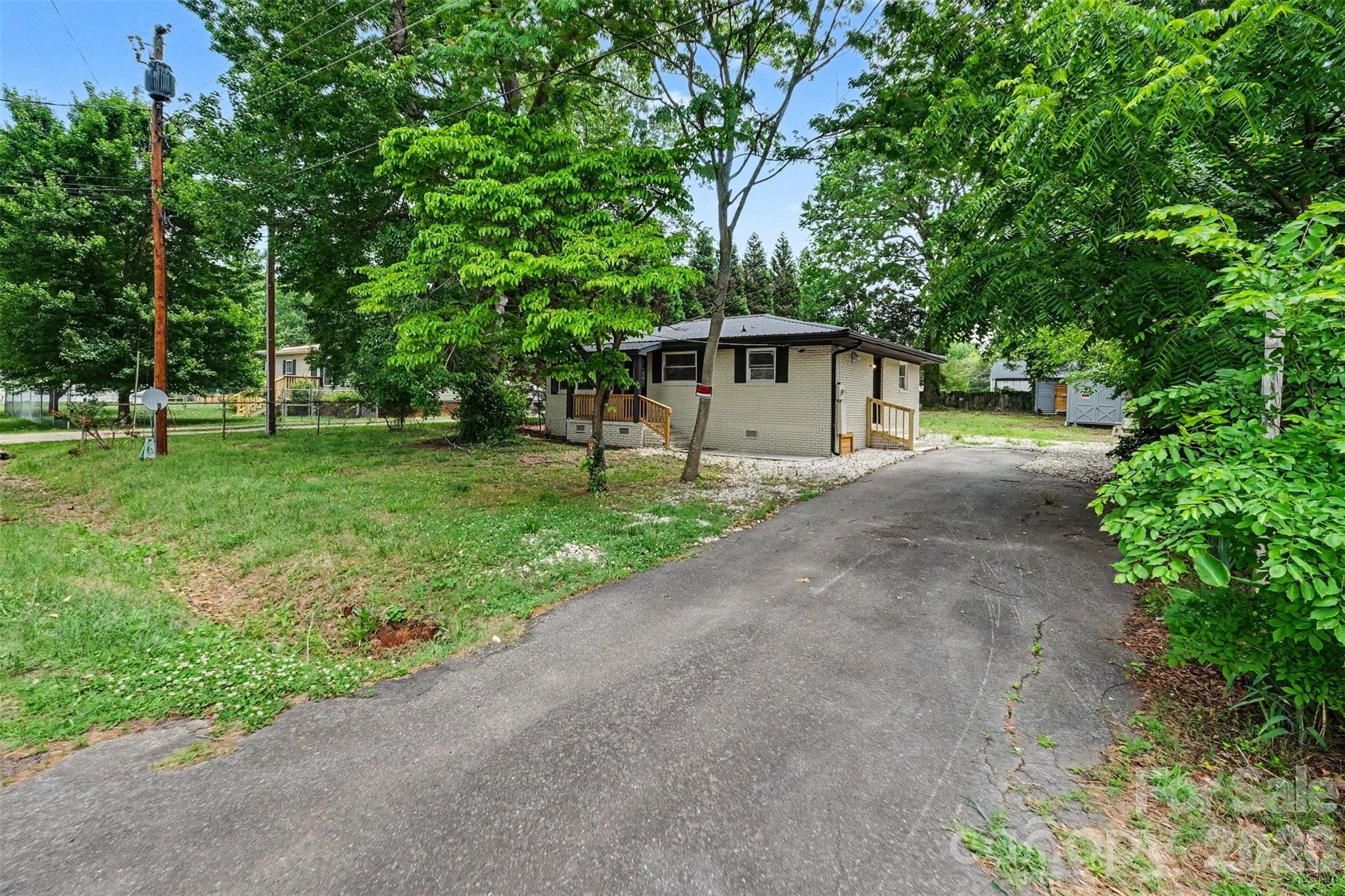 5475 Bertie Avenue Property Photo 2