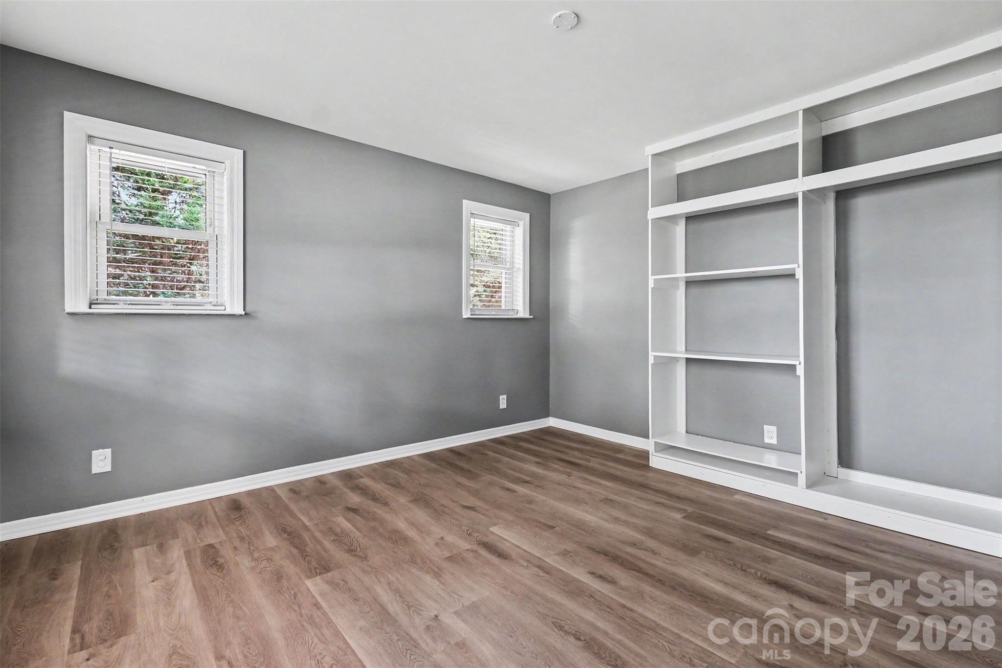 5475 Bertie Avenue Property Photo 5