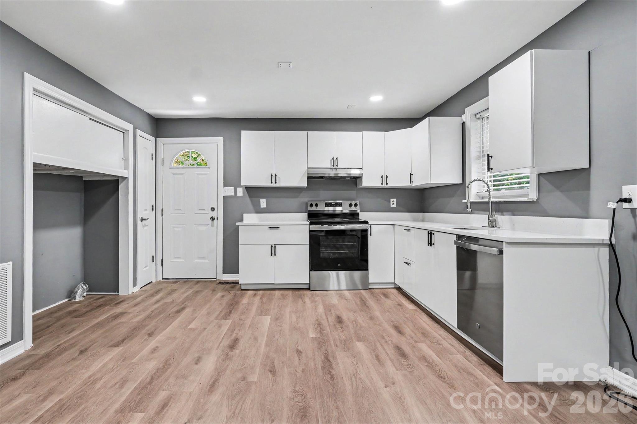 5475 Bertie Avenue Property Photo 9