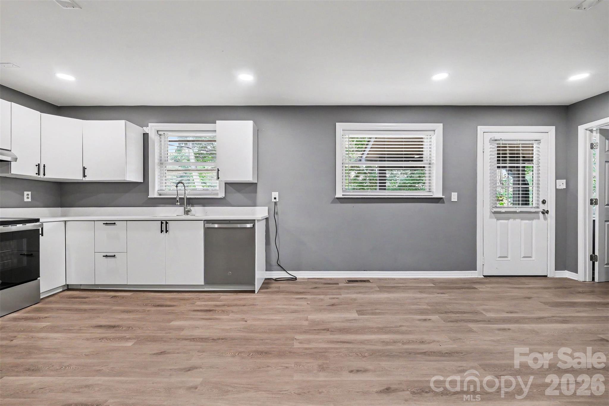 5475 Bertie Avenue Property Photo 11