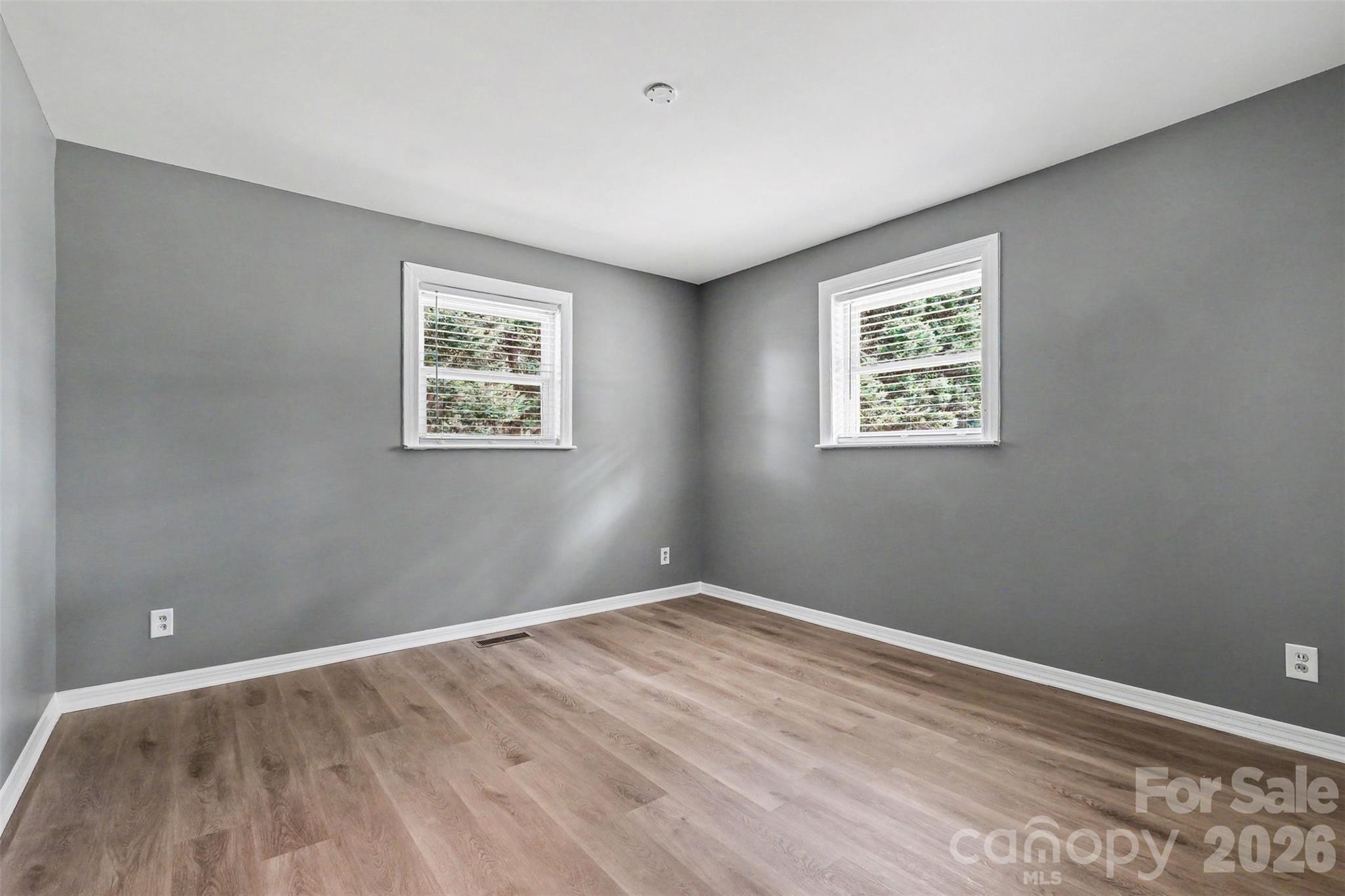 5475 Bertie Avenue Property Photo 13