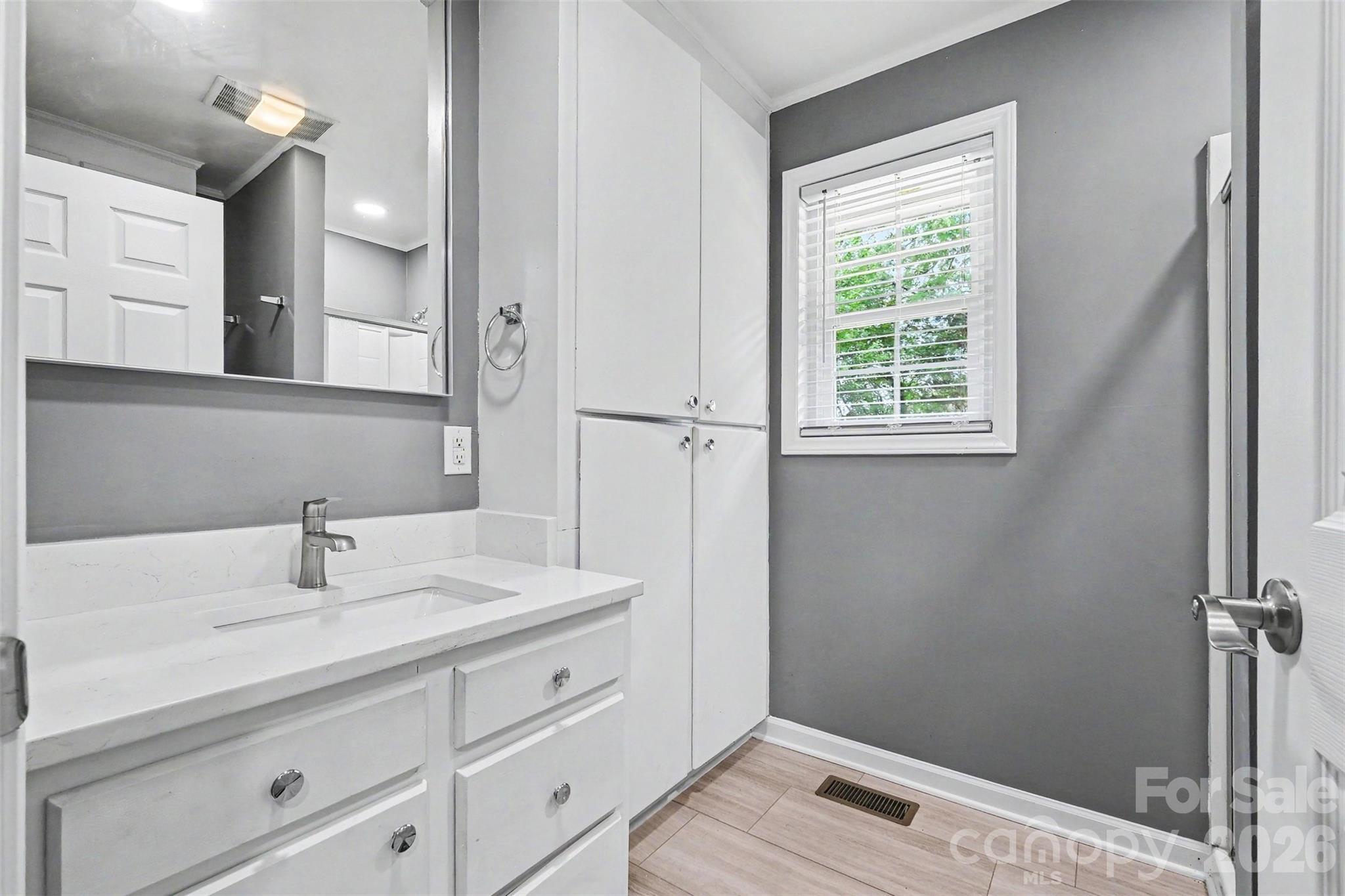 5475 Bertie Avenue Property Photo 15