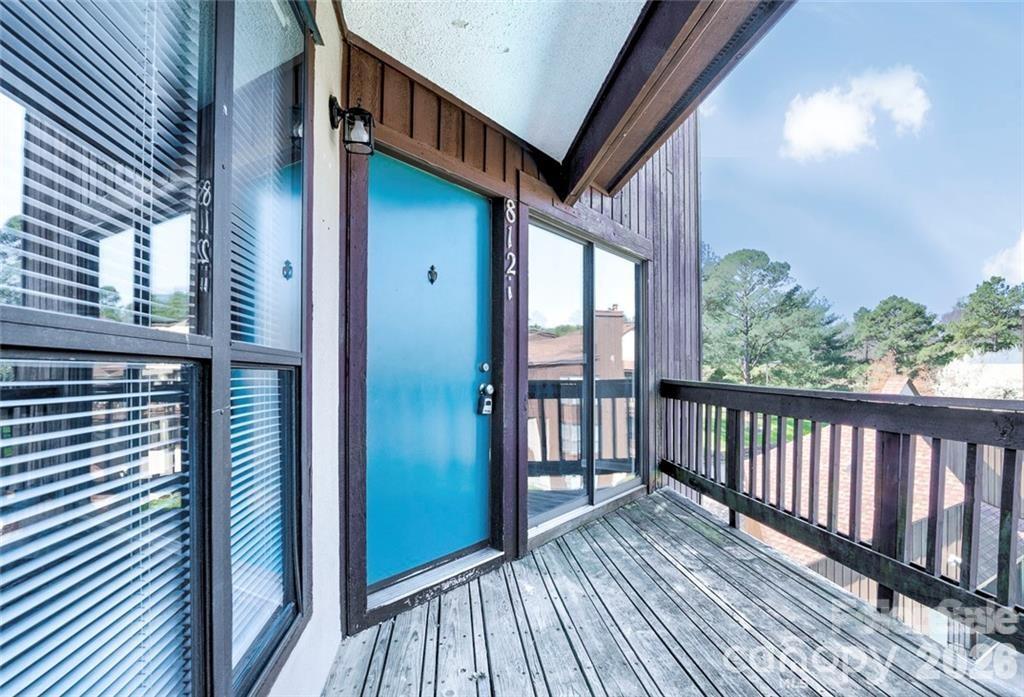 8121 Cedar Glen Drive Property Photo 2
