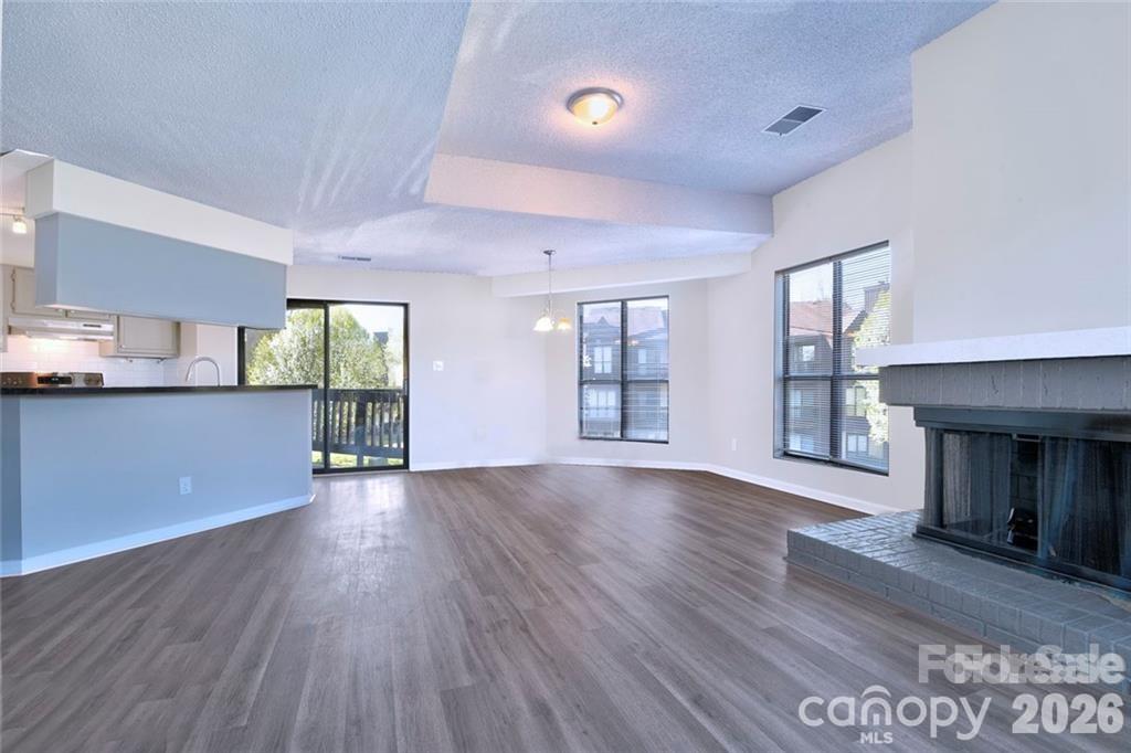 8121 Cedar Glen Drive Property Photo 3