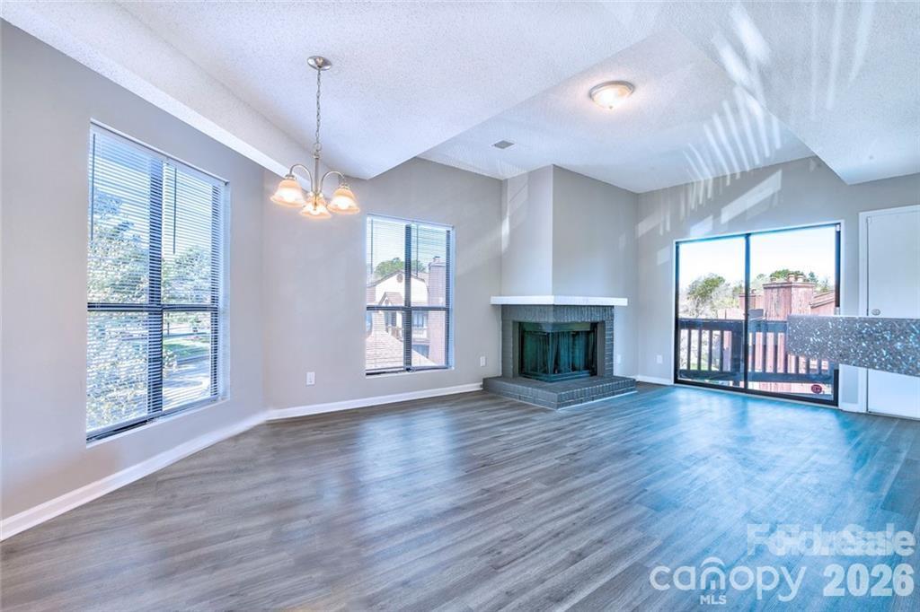 8121 Cedar Glen Drive Property Photo 4