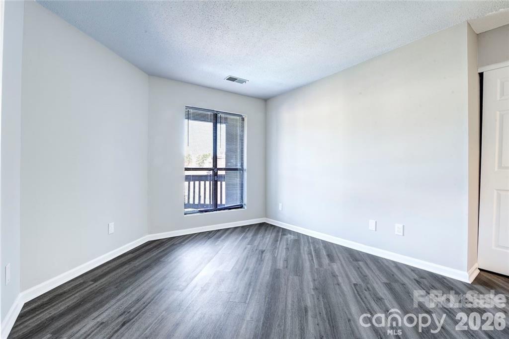 8121 Cedar Glen Drive Property Photo 8