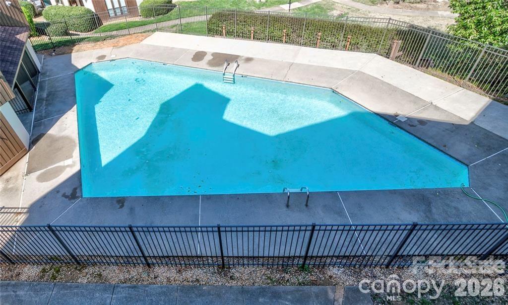 8121 Cedar Glen Drive Property Photo 10